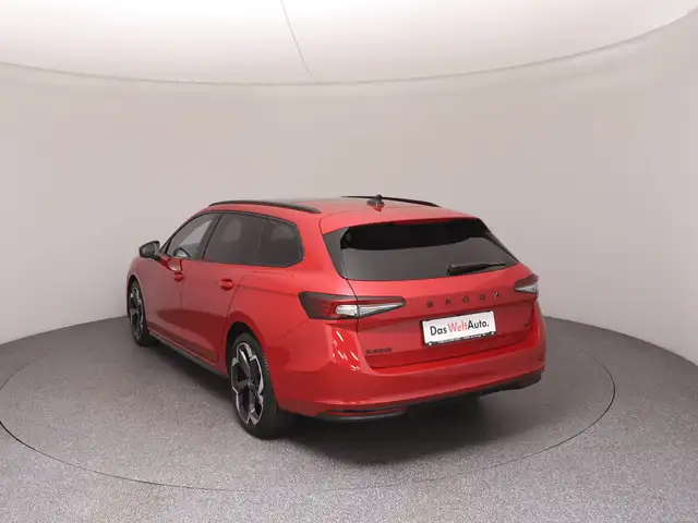 Skoda Superb view 5