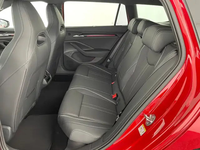 Skoda Superb view 10