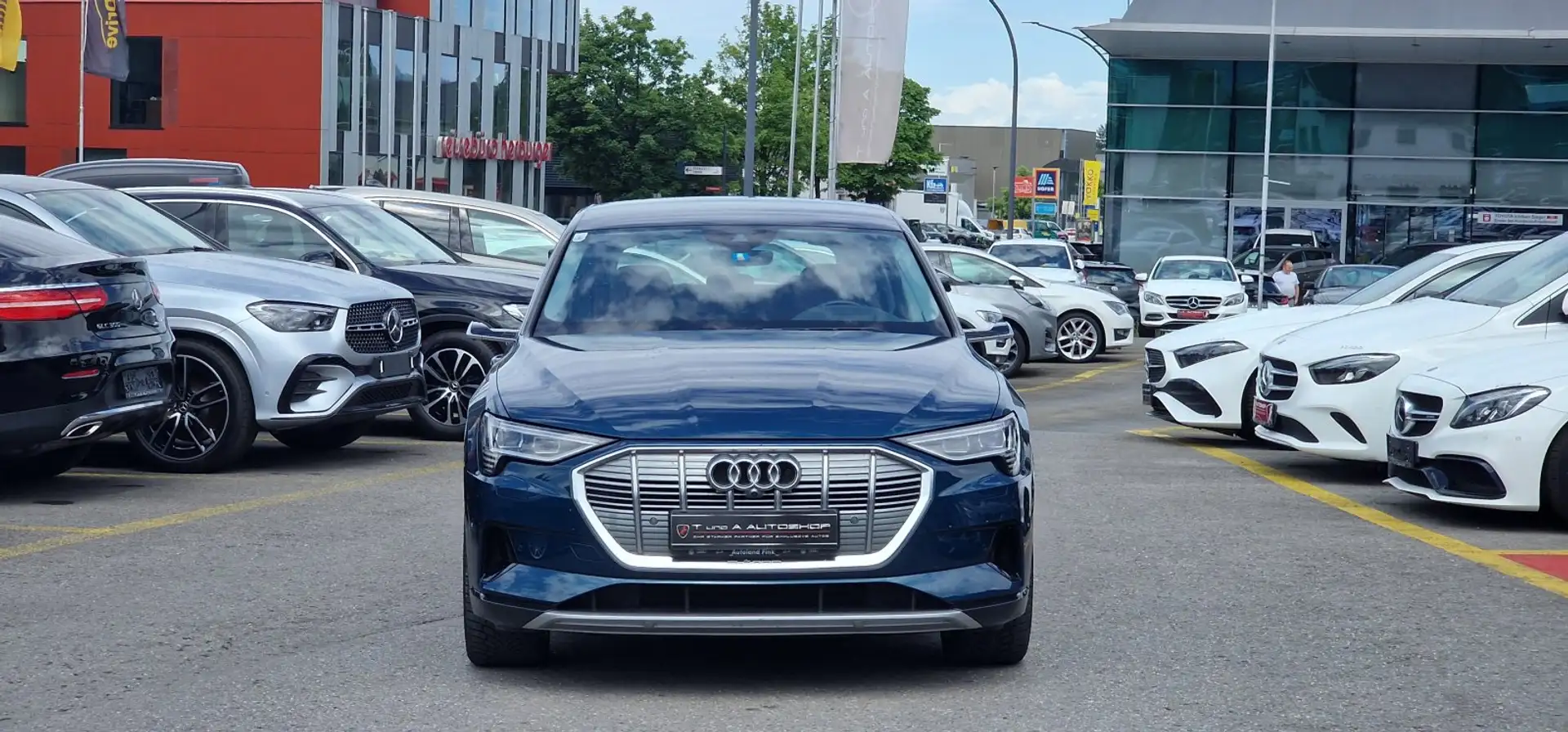 Audi e-tron 55 quattro Aut. *AHK*Virtuelle Spiegel*360°*21Zoll Blau - 2