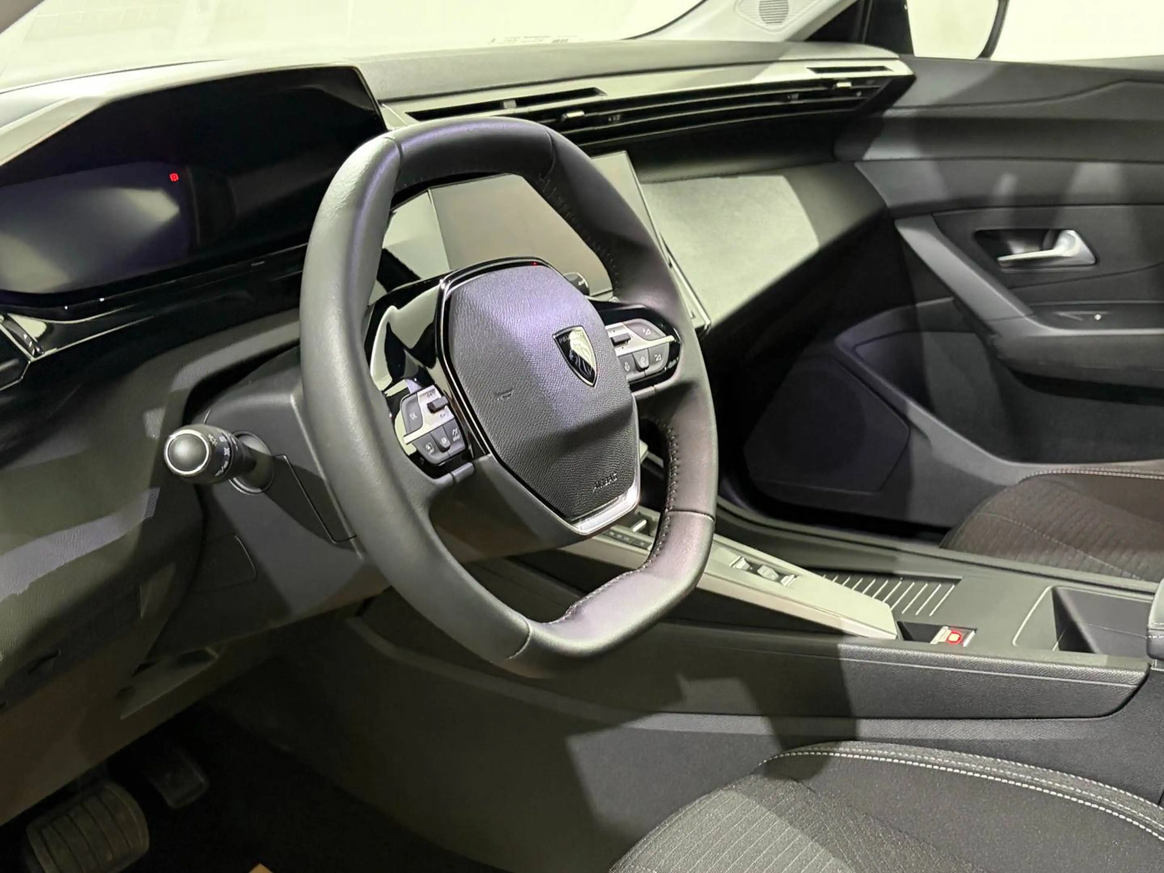 Peugeot 308 SW 1.5 BlueHDI Active Automatik — photo 9