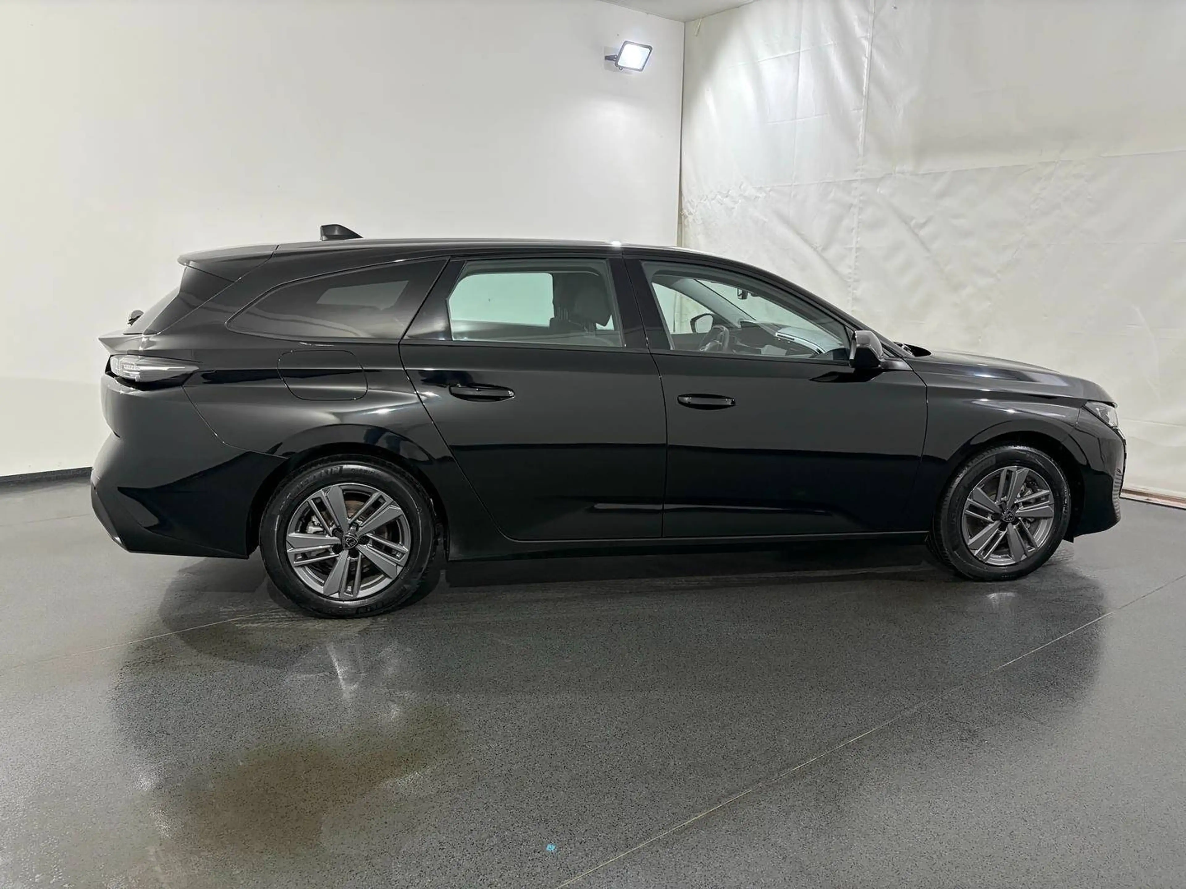 Peugeot 308 SW 1.5 BlueHDI Active Automatik — photo 6