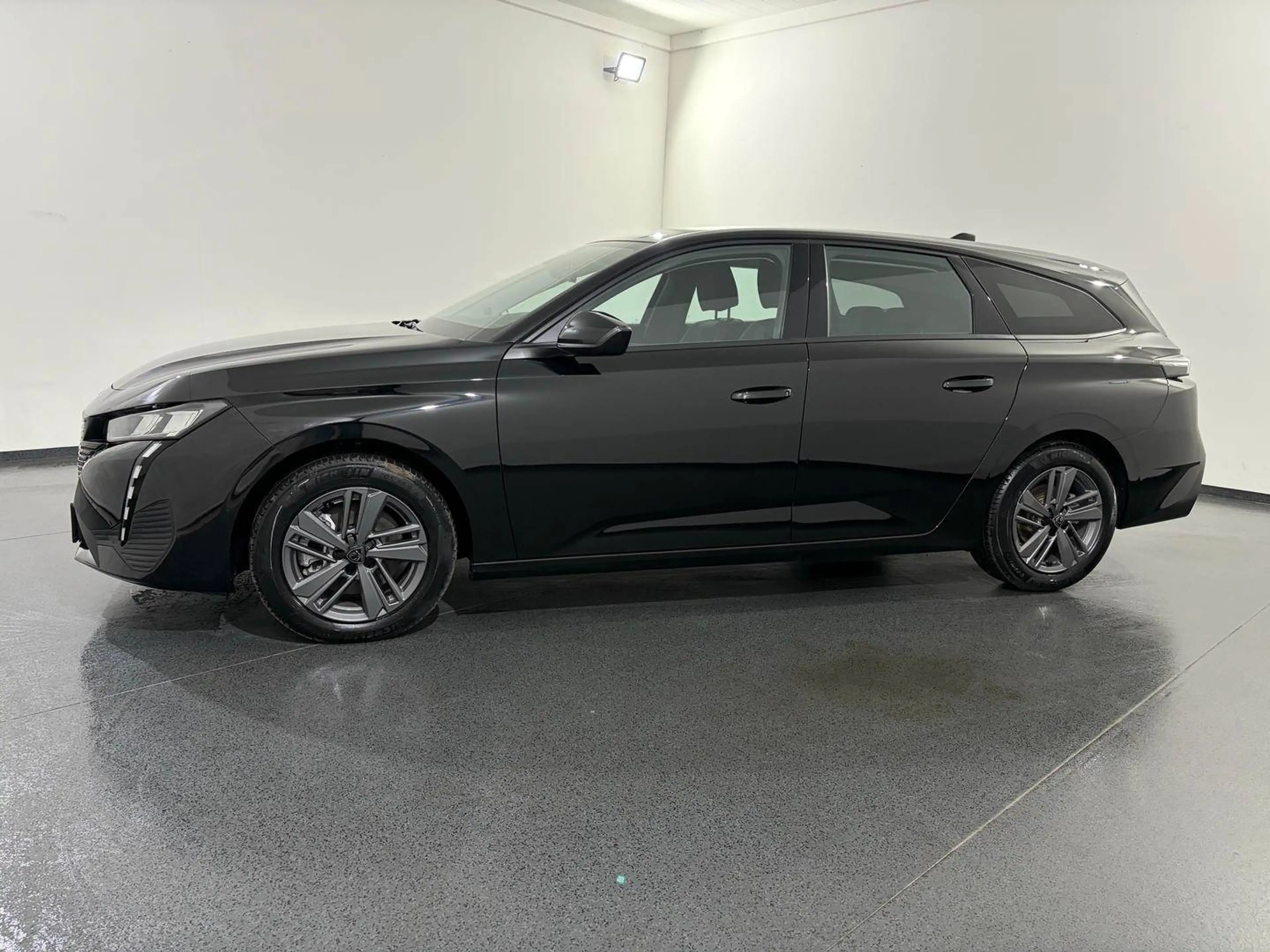 Peugeot 308 SW 1.5 BlueHDI Active Automatik — photo 5