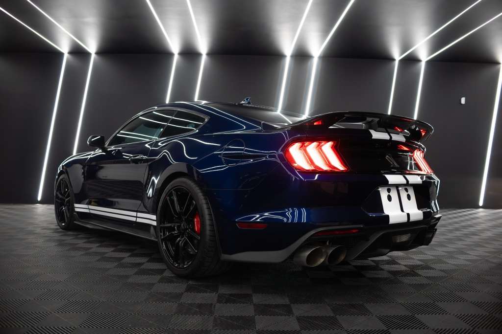 Ford Mustang Shelby V8 5.2 GT500 - foto 1