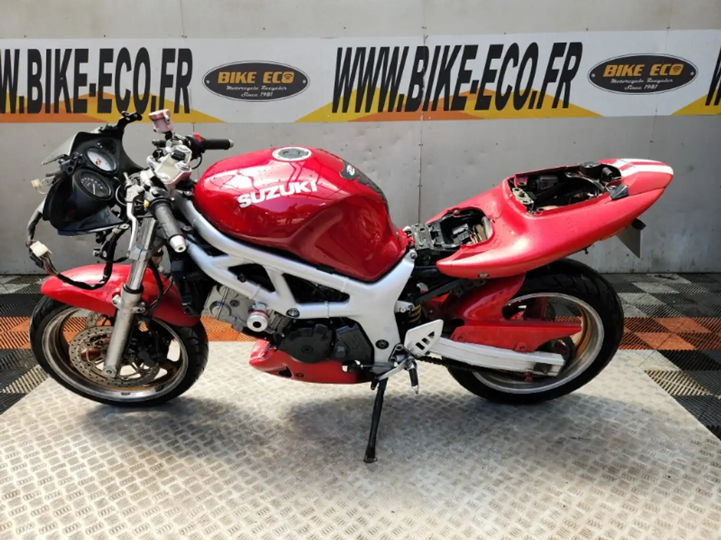 Suzuki SV 650 Rouge - 2