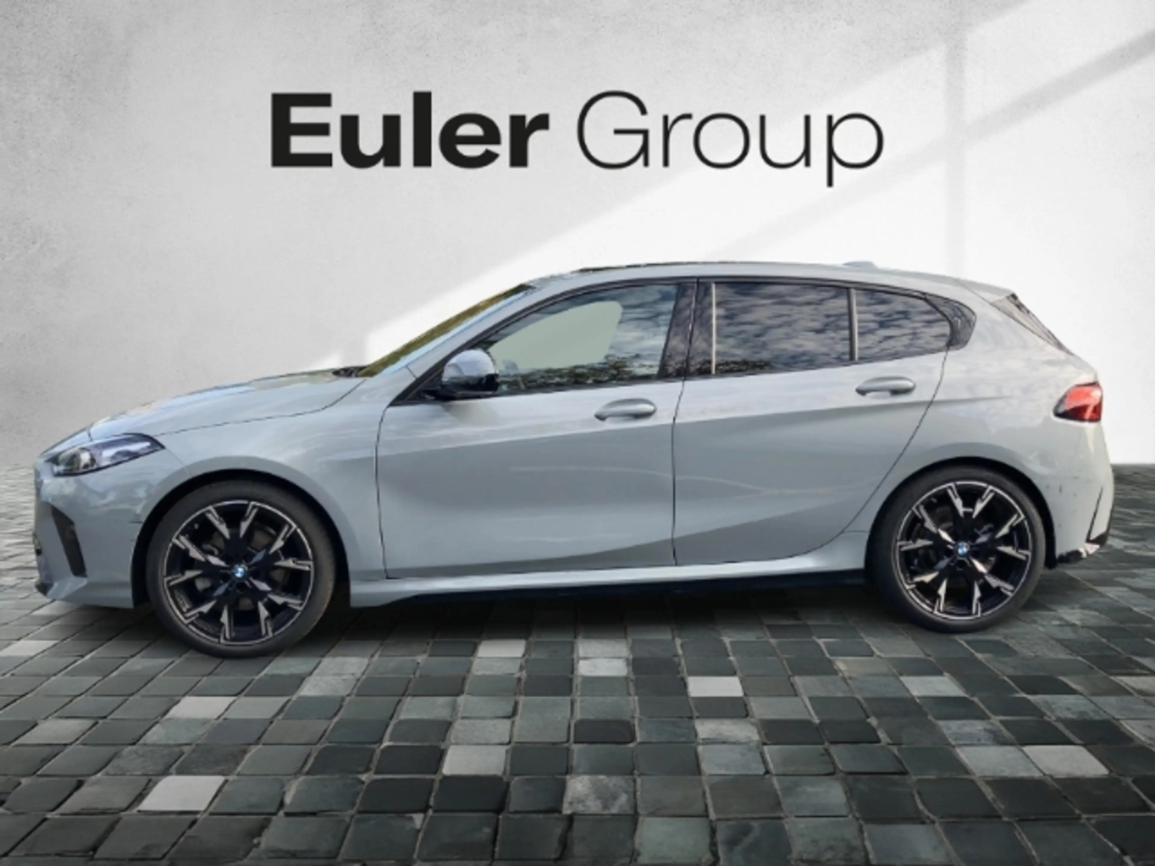 BMW 120 Limousine Sportpaket AD AHK-abnehmbar AHK Panorama — photo 2