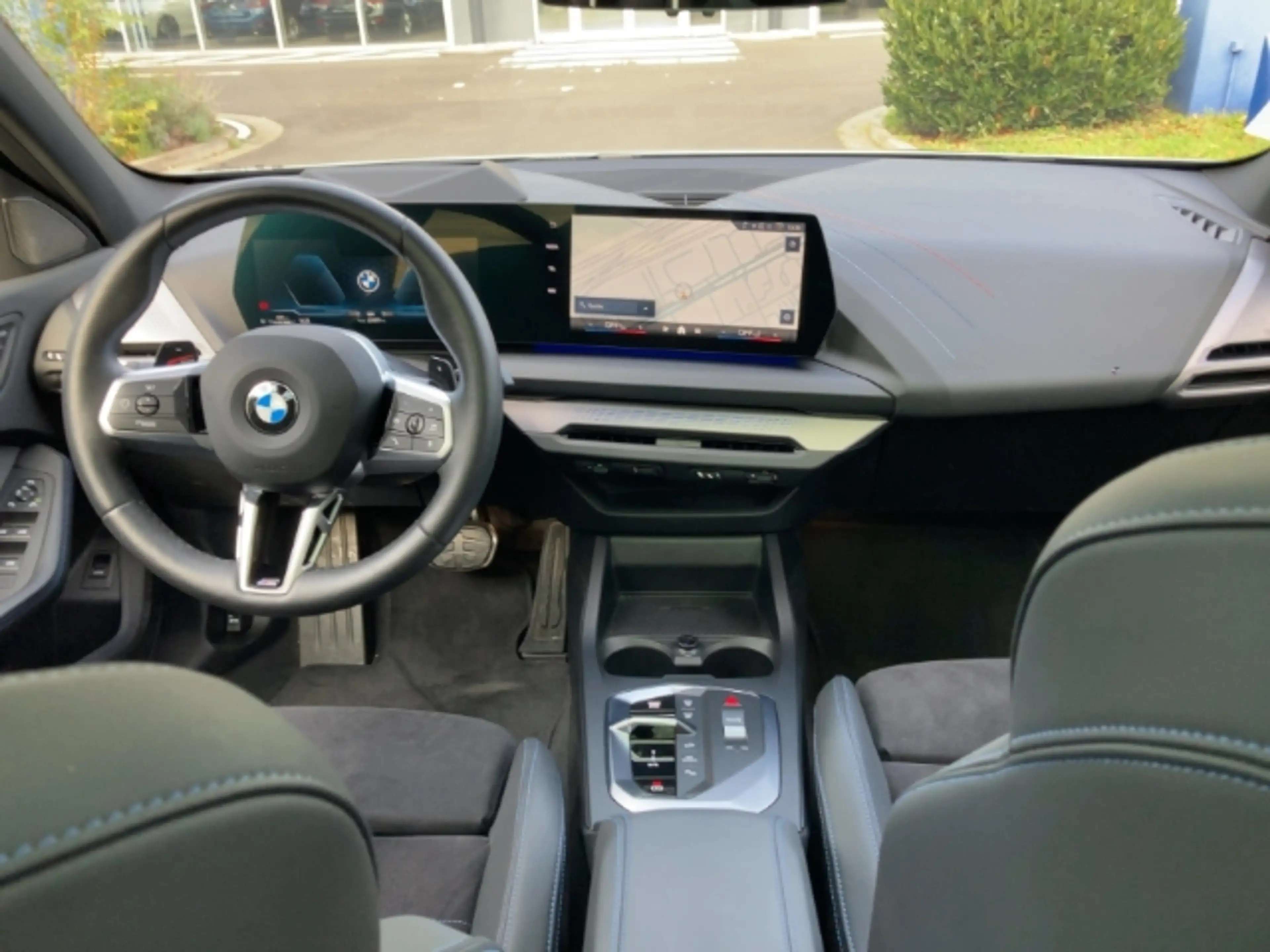BMW 120 Limousine Sportpaket AD AHK-abnehmbar AHK Panorama — photo 8