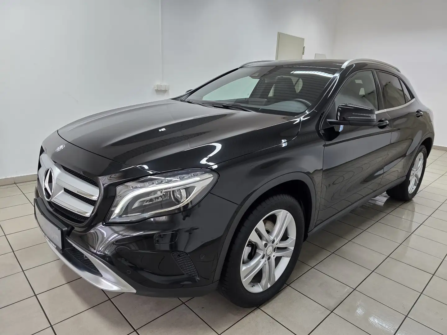 Mercedes-Benz GLA 250 4Matic Xenon Navi Telefon Kamera AHK 18" Negru - 1