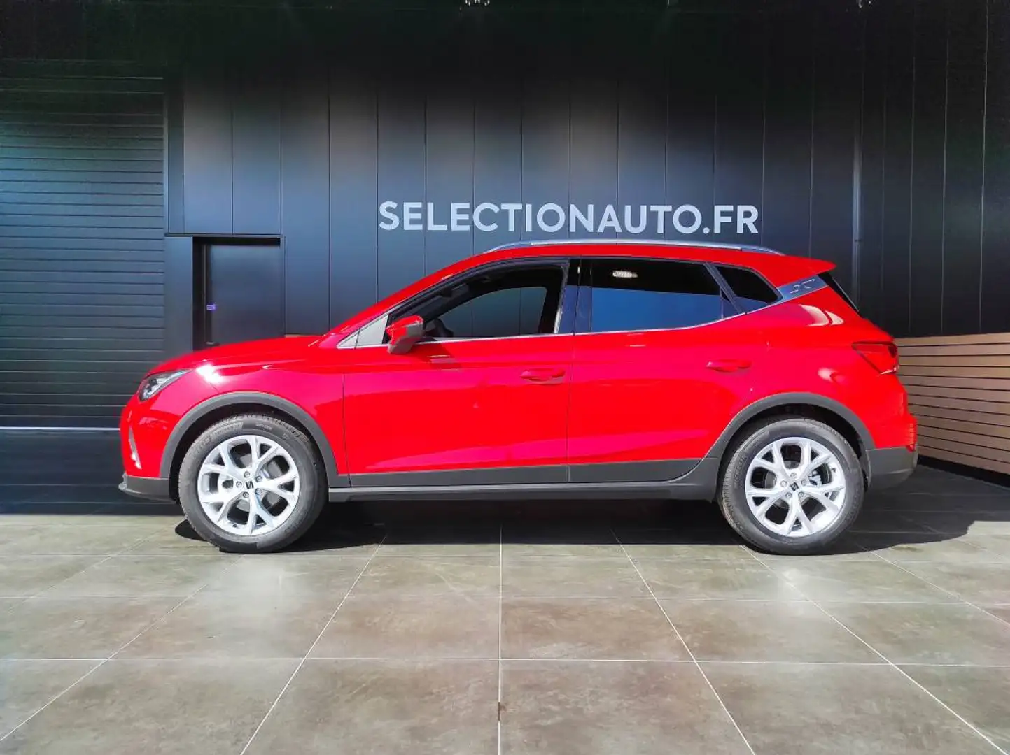 SEAT Arona 1.0 EcoTSI 110ch BVM6 S/S FR Rouge - 2