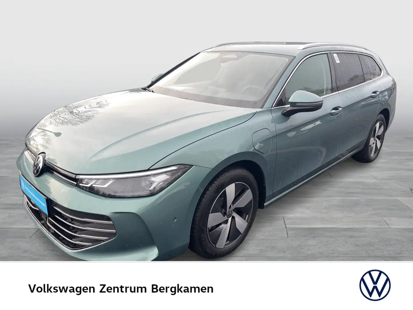Volkswagen Passat Variant 1.5 HYBRID BUSINESS NEUES MODELL Grün - 2