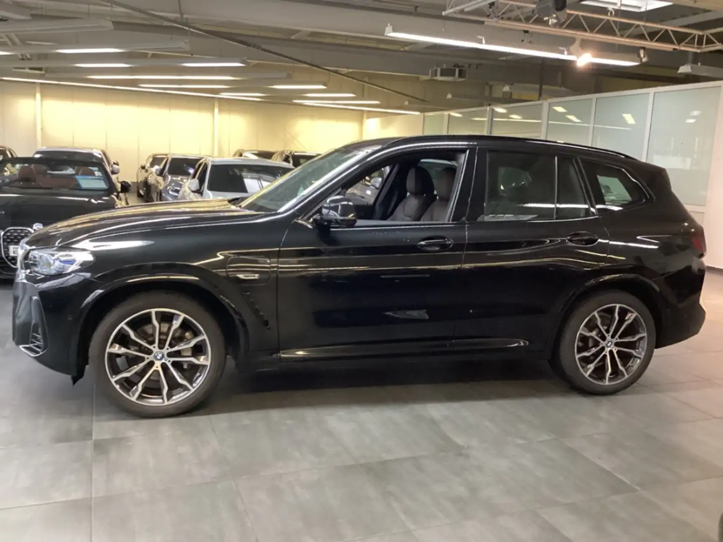 BMW X3 xDrive 30e A M Sport DA ACC ParkAss+ Laser HUD AHK Schwarz - 2