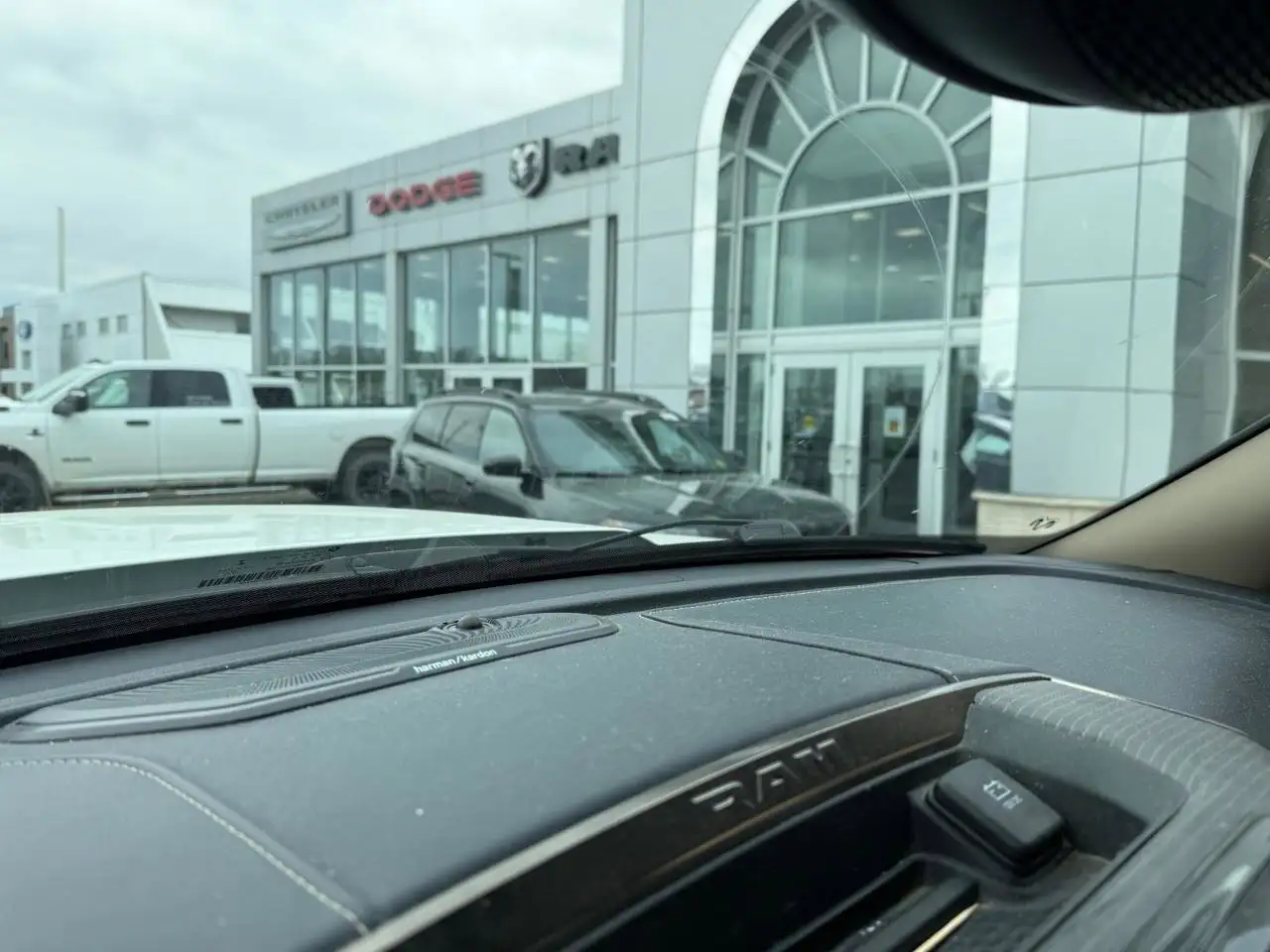 RAM 2500 снимка RAM 2500