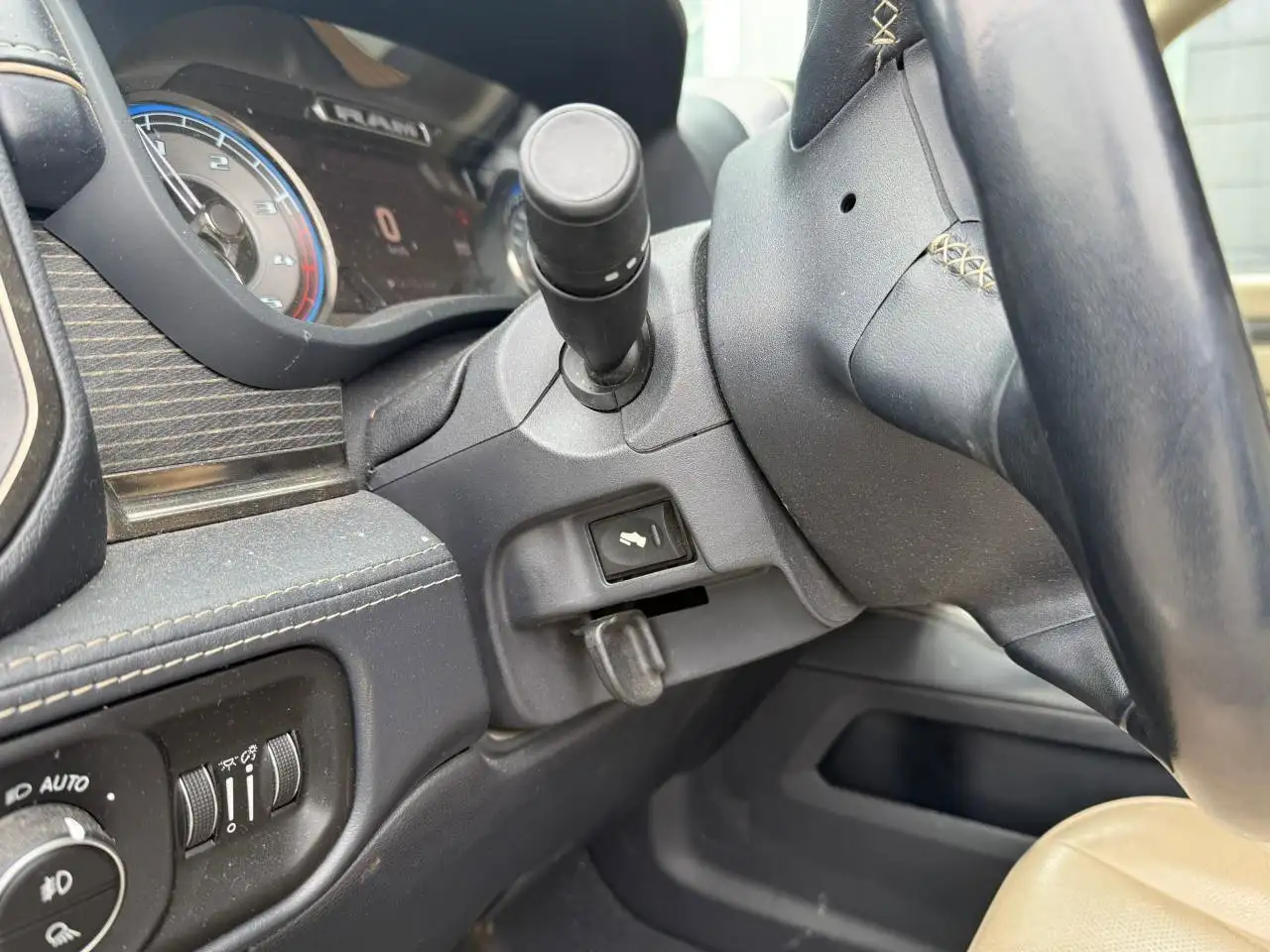 RAM 2500 снимка RAM 2500