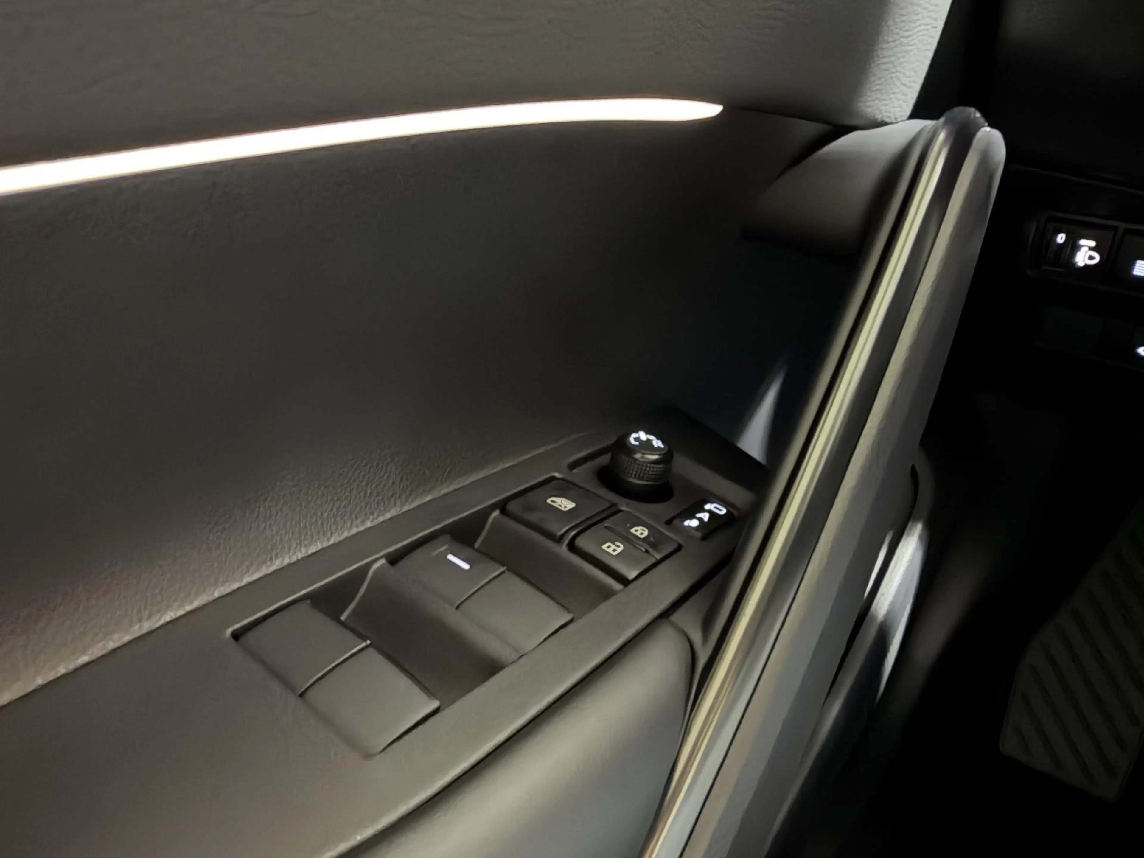 Toyota Corolla Cross Hybrid 180 GR Sport Panoramadak, JBL Geluidsysteem — photo 13