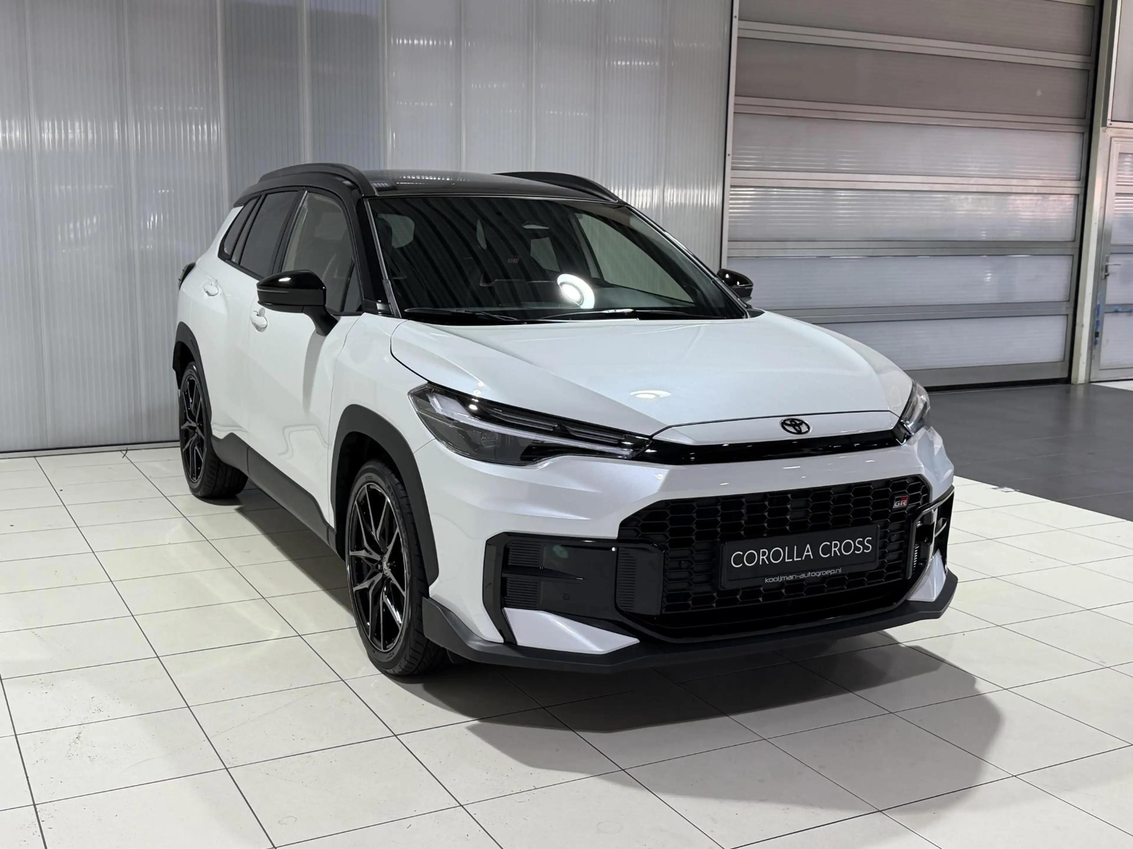 Toyota Corolla Cross Hybrid 180 GR Sport Panoramadak, JBL Geluidsysteem — photo 2