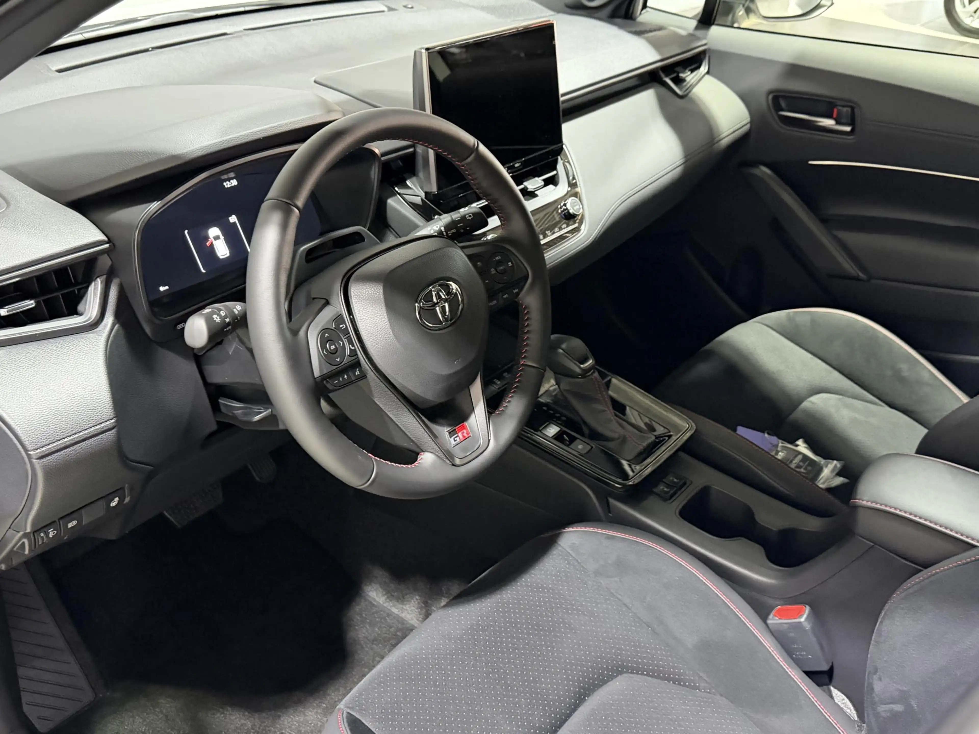Toyota Corolla Cross Hybrid 180 GR Sport Panoramadak, JBL Geluidsysteem — photo 10