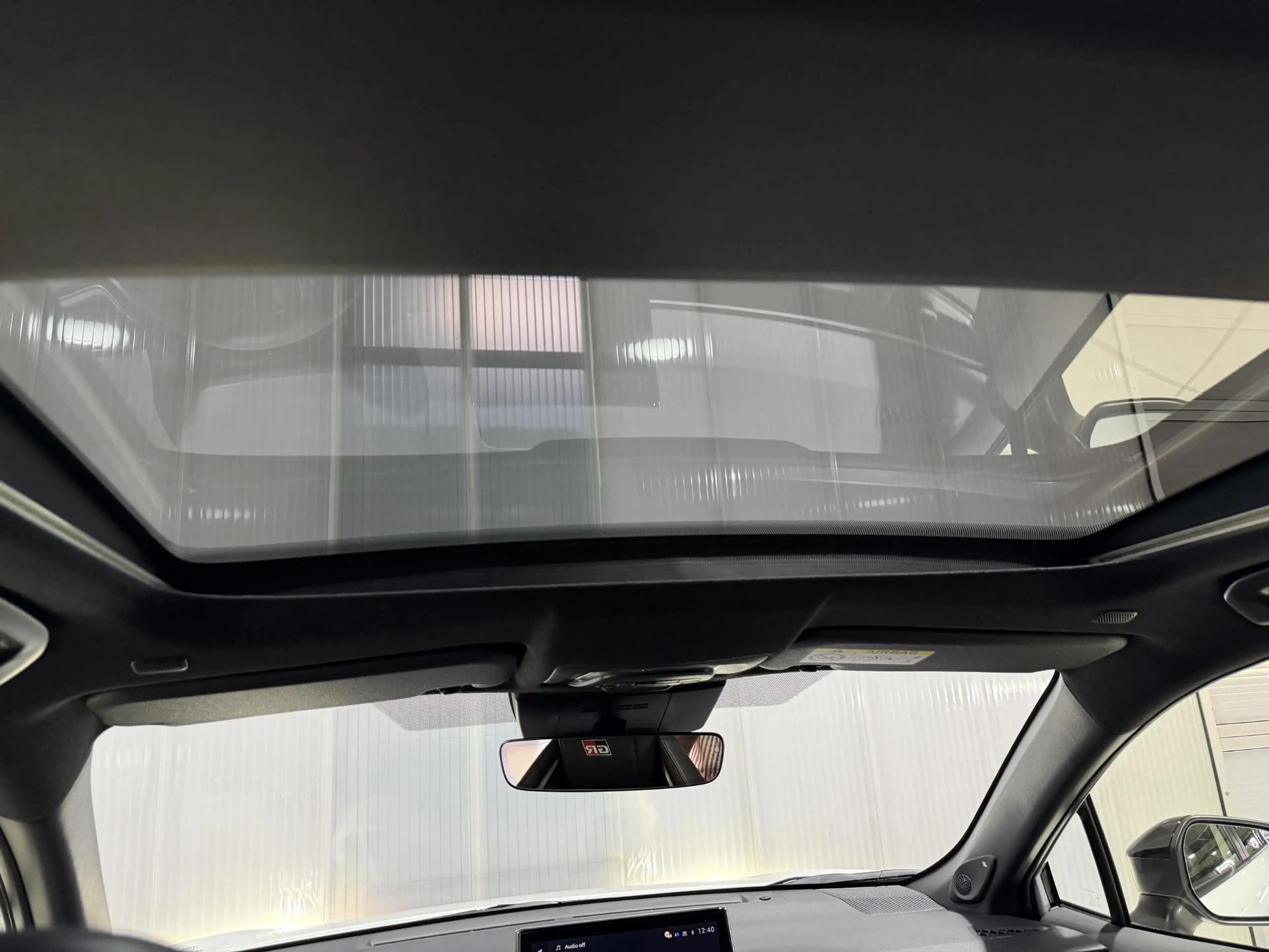 Toyota Corolla Cross Hybrid 180 GR Sport Panoramadak, JBL Geluidsysteem — photo 12