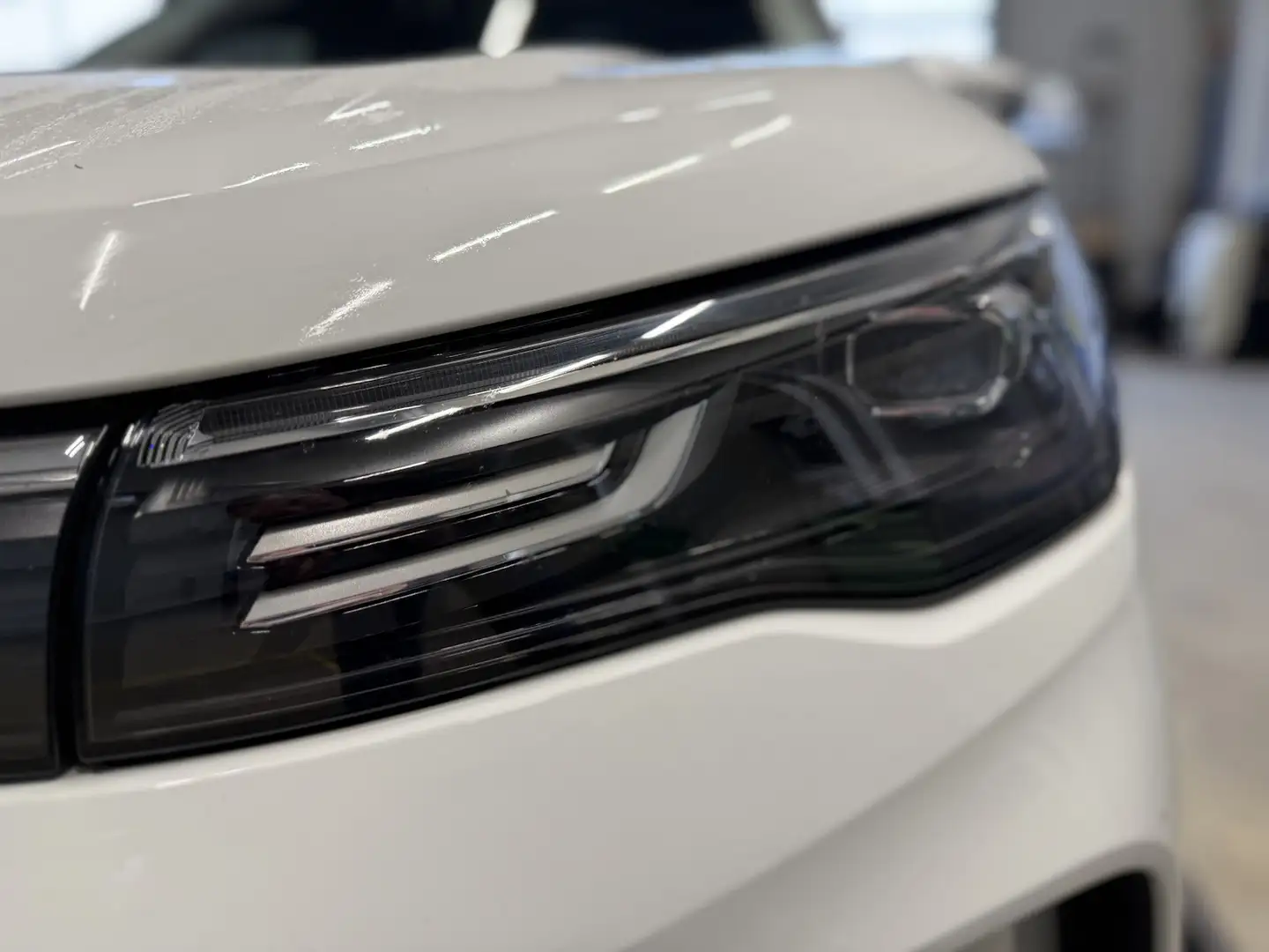 Volkswagen Tiguan 1.5eTSI DSG Life Navi Discover & Design Weiß - 2