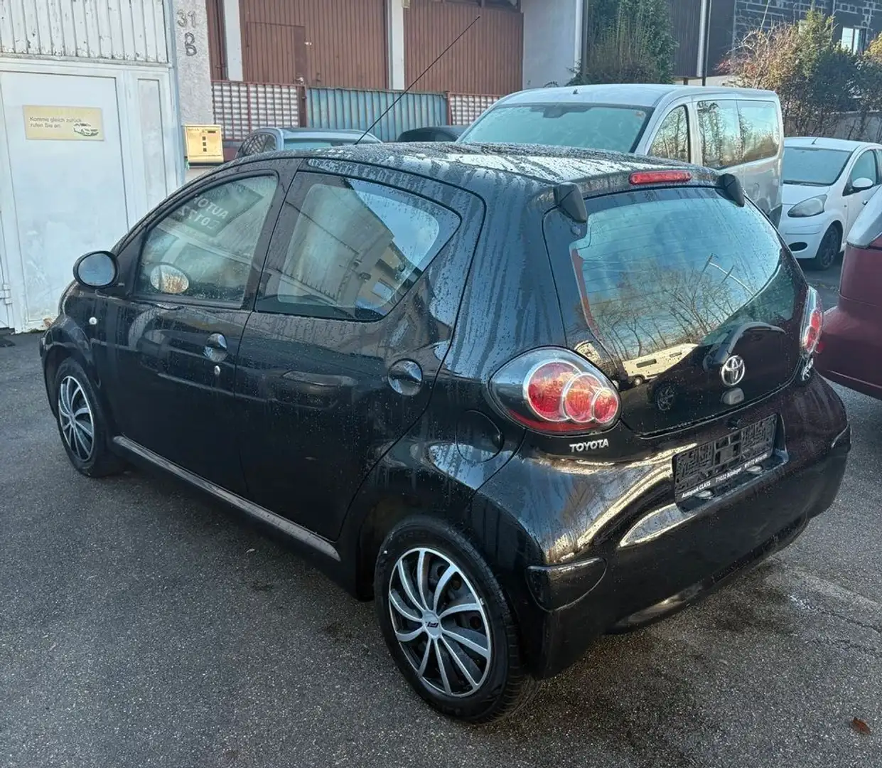 Toyota Aygo AYGO Cool**KLIMA**4/5-TÜR**TÜV-AU-NEU** Чорний - 2