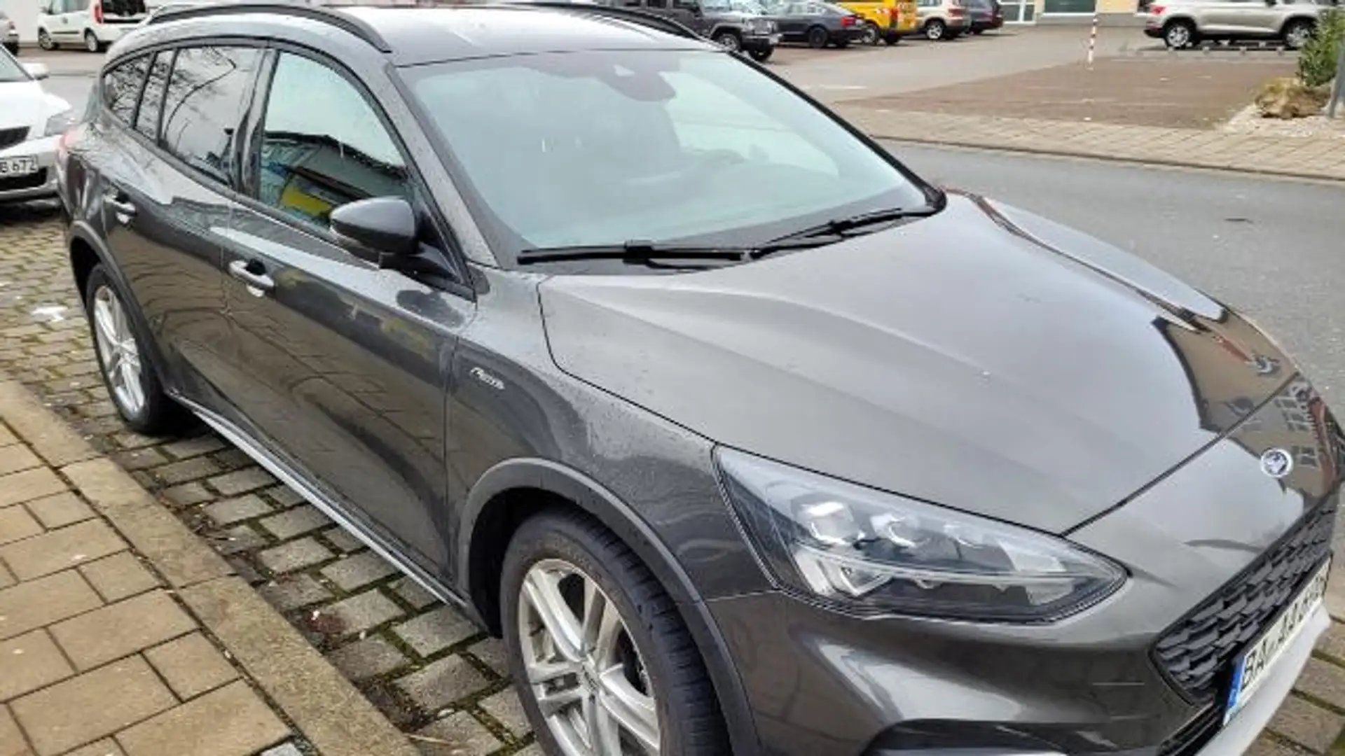 Ford Focus Turnier Active X*Navi*Winterpaket*LED* - 8-fach Grau - 2