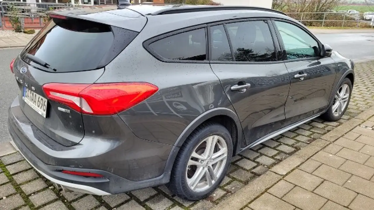 Ford Focus Turnier Active X*Navi*Winterpaket*LED* — photo 3