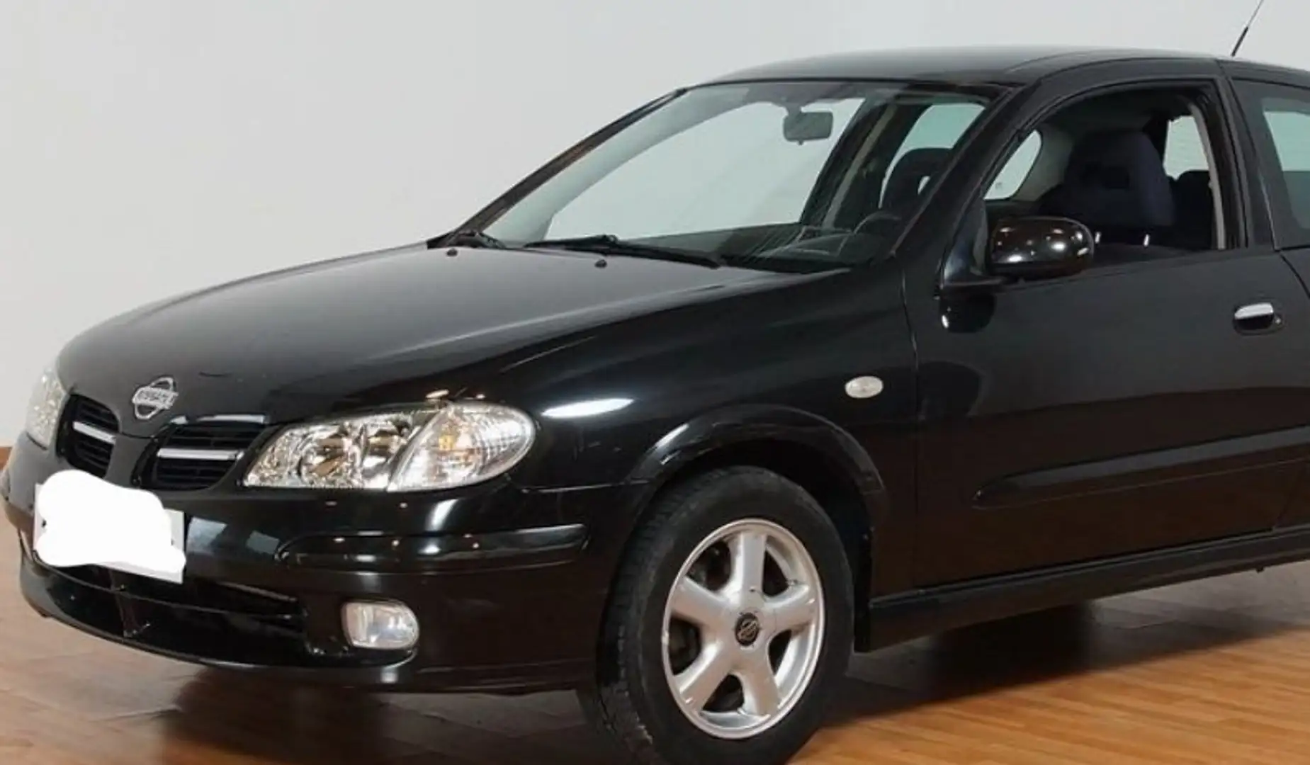 Nissan Almera Almera 2.2 Di Luxury Luxury Fekete - 1