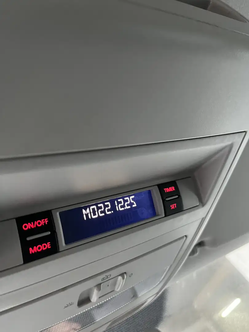 Volkswagen T5 Transporter Einzelsitze Vorne , 2 Schiebetüren , Standheizung Silber - 2