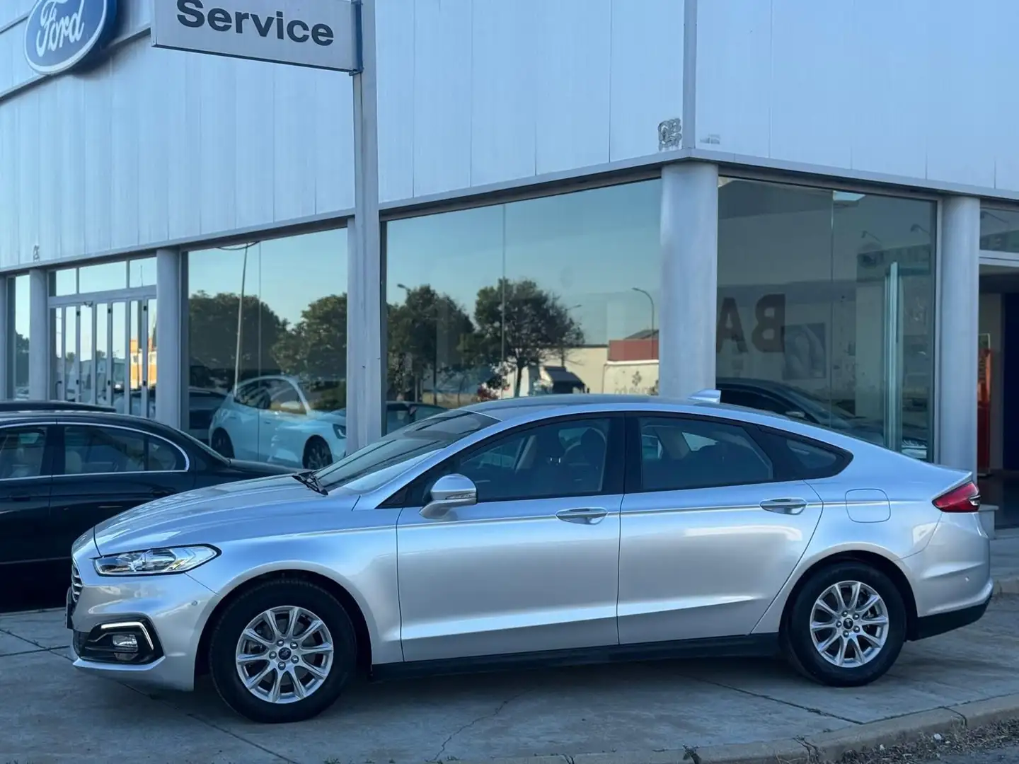 Ford Mondeo 2.0TDCI Trend 120 Zilver - 2