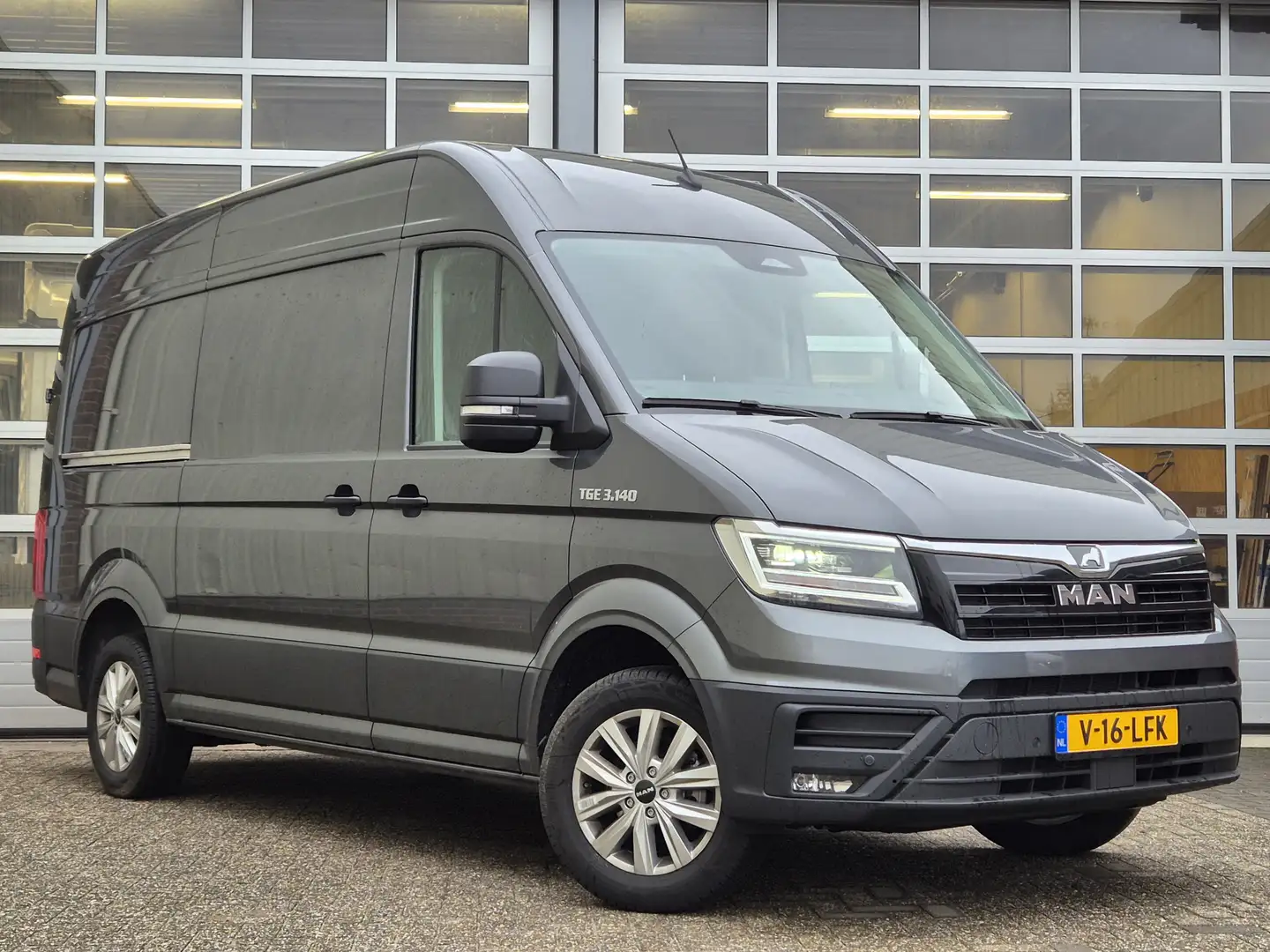 MAN TGE BPM VRIJ 3.140 L3H3 | NIEUW MODEL | CRUISE | NAVI Grijs - 1