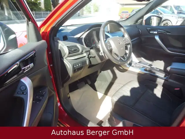 Mitsubishi Eclipse Cross view 9