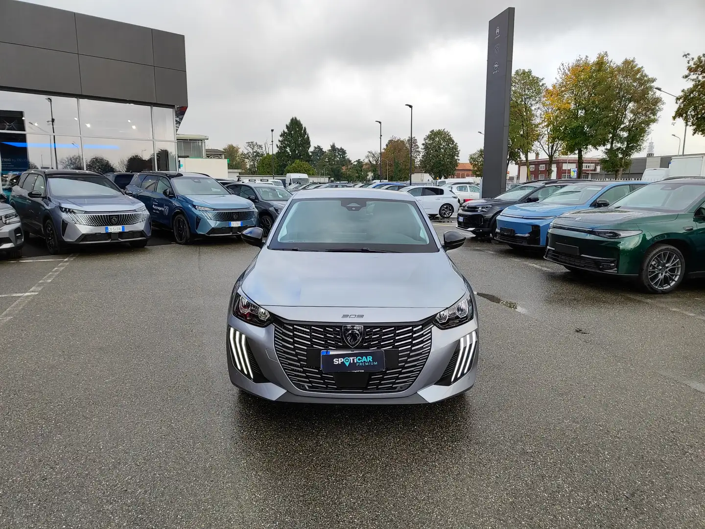 Peugeot 208 1.2 Hybrid 110cv DCS6 BUSINESS KM ZERO Zilver - 2