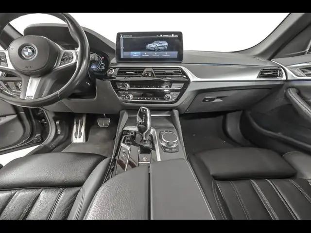 BMW 5 Series view 7