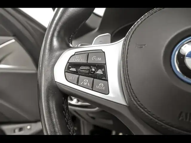BMW 5 Series view 16
