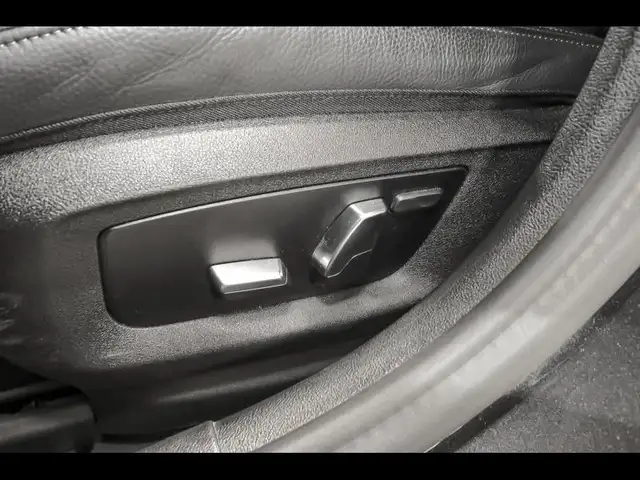 BMW 5 Series view 18