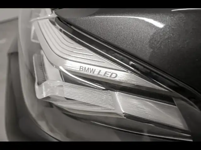 BMW 5 Series view 20