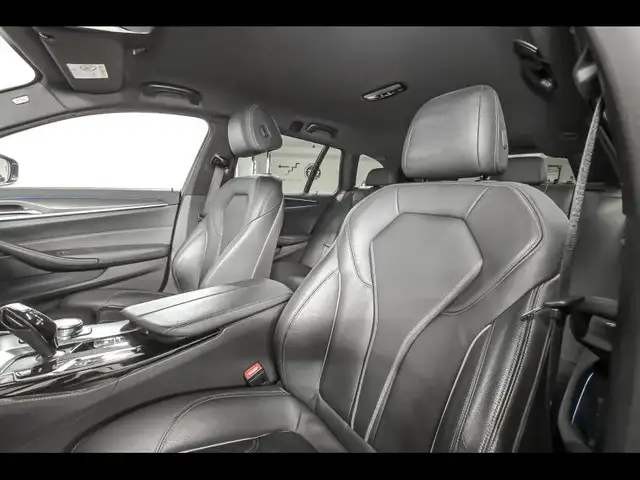 BMW 5 Series view 19