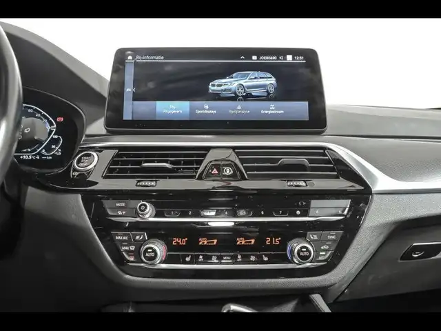 BMW 5 Series view 12