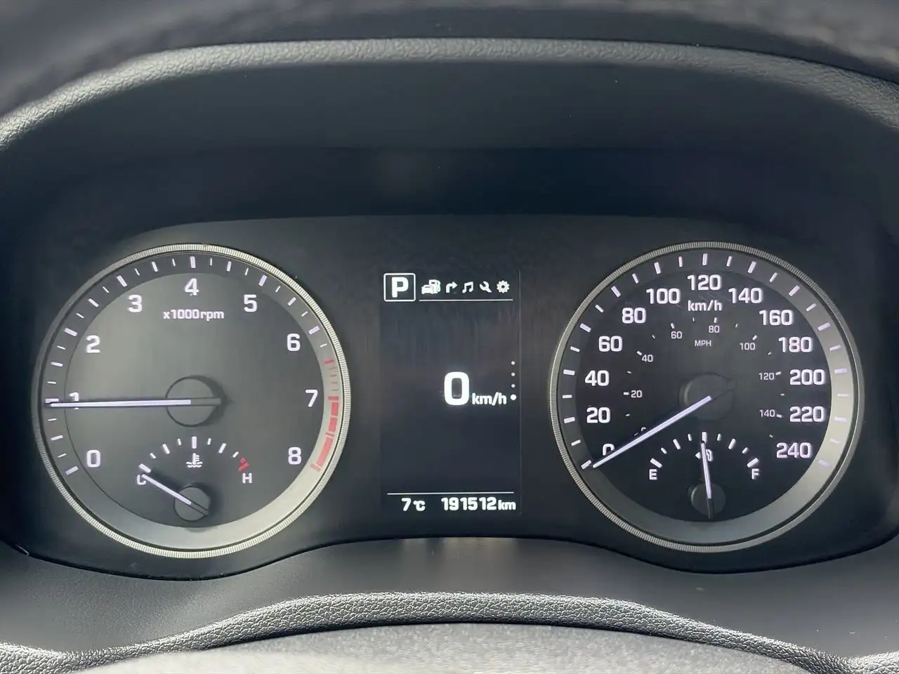 Hyundai TUCSON снимка Hyundai TUCSON