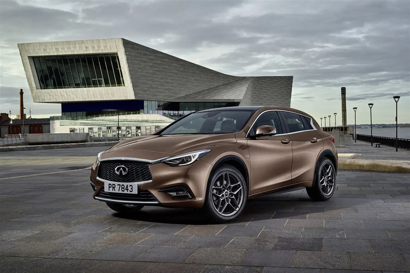 Infiniti Q30 2.2d Premium City Black awd 170cv dct Noir - 1