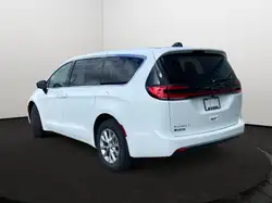 Chrysler Pacifica 2027