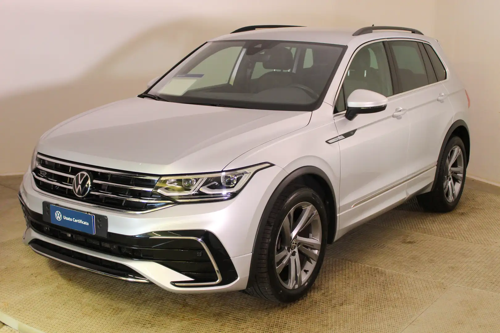 Volkswagen Tiguan Tiguan II 2021 2.0 tdi R-Line 150cv dsg Silber - 1