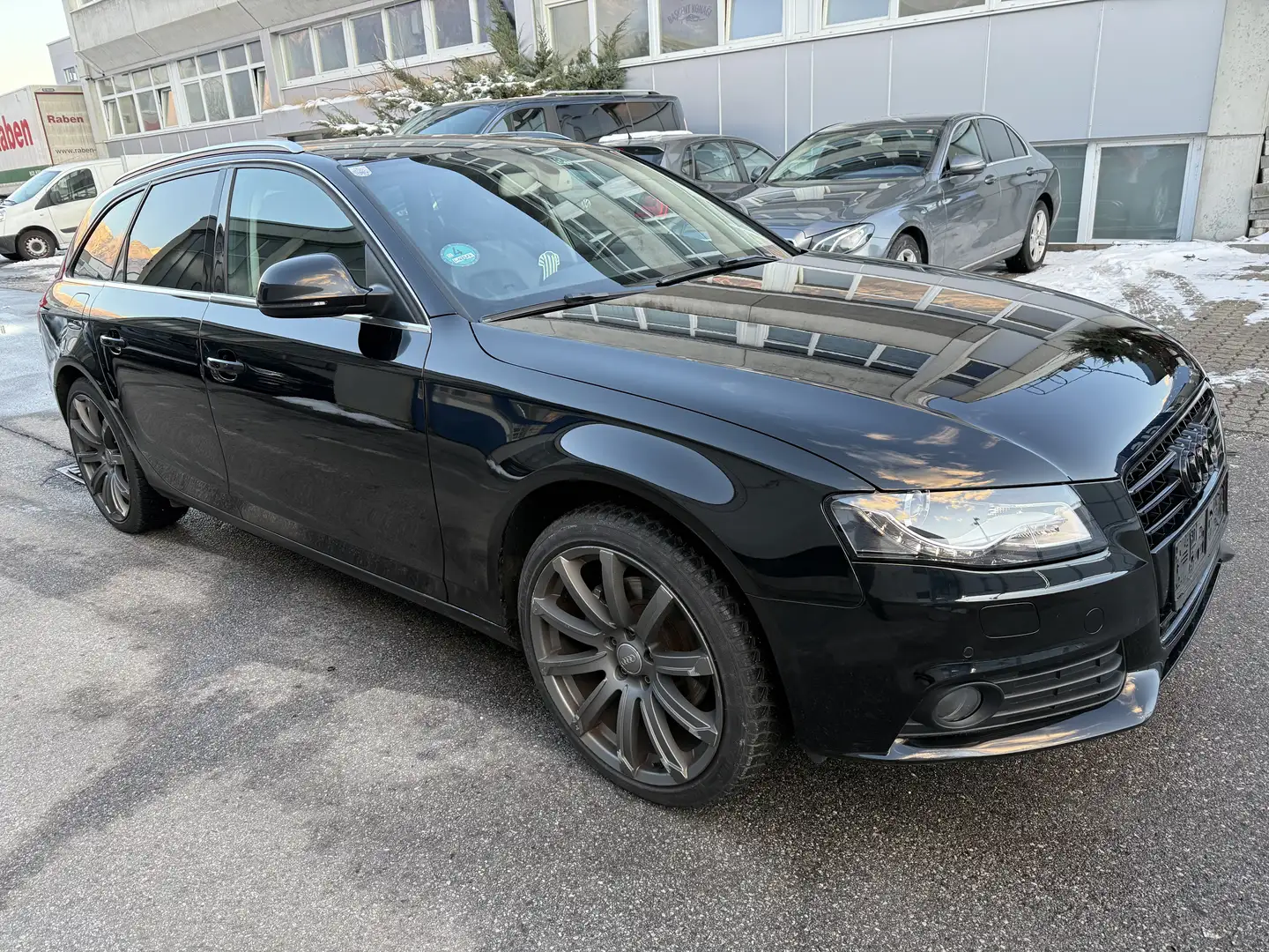 Audi A4 Avant 2,0 TDI DPF Schwarz - 2