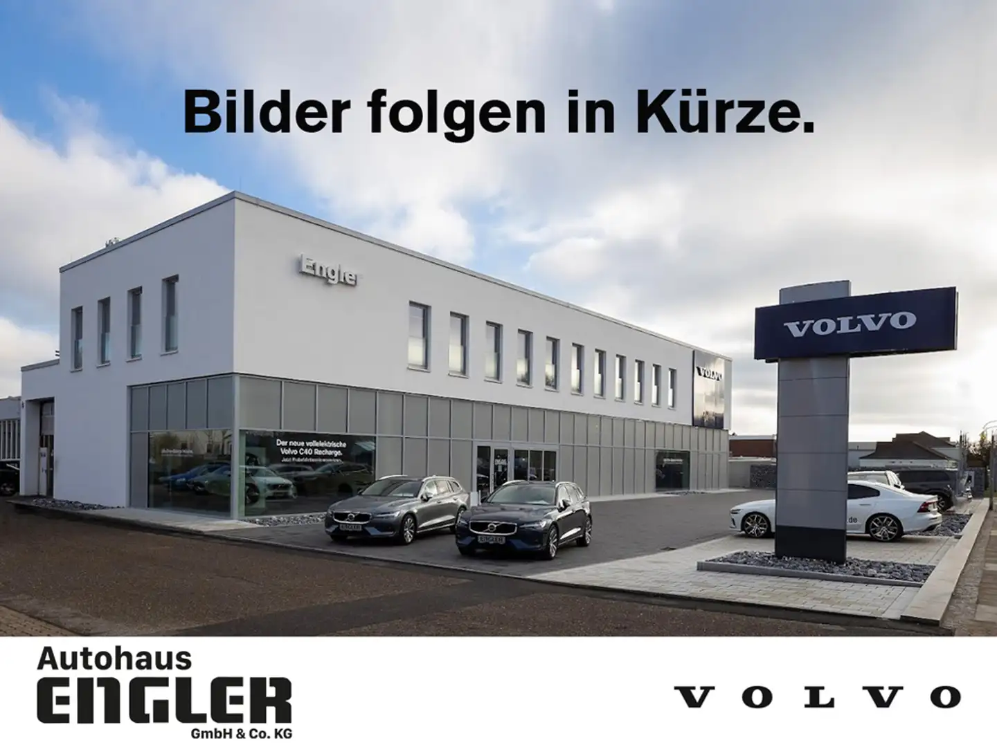 Volvo XC40 D4 Momentum AWD Navi Cam Klima Schwarz - 1