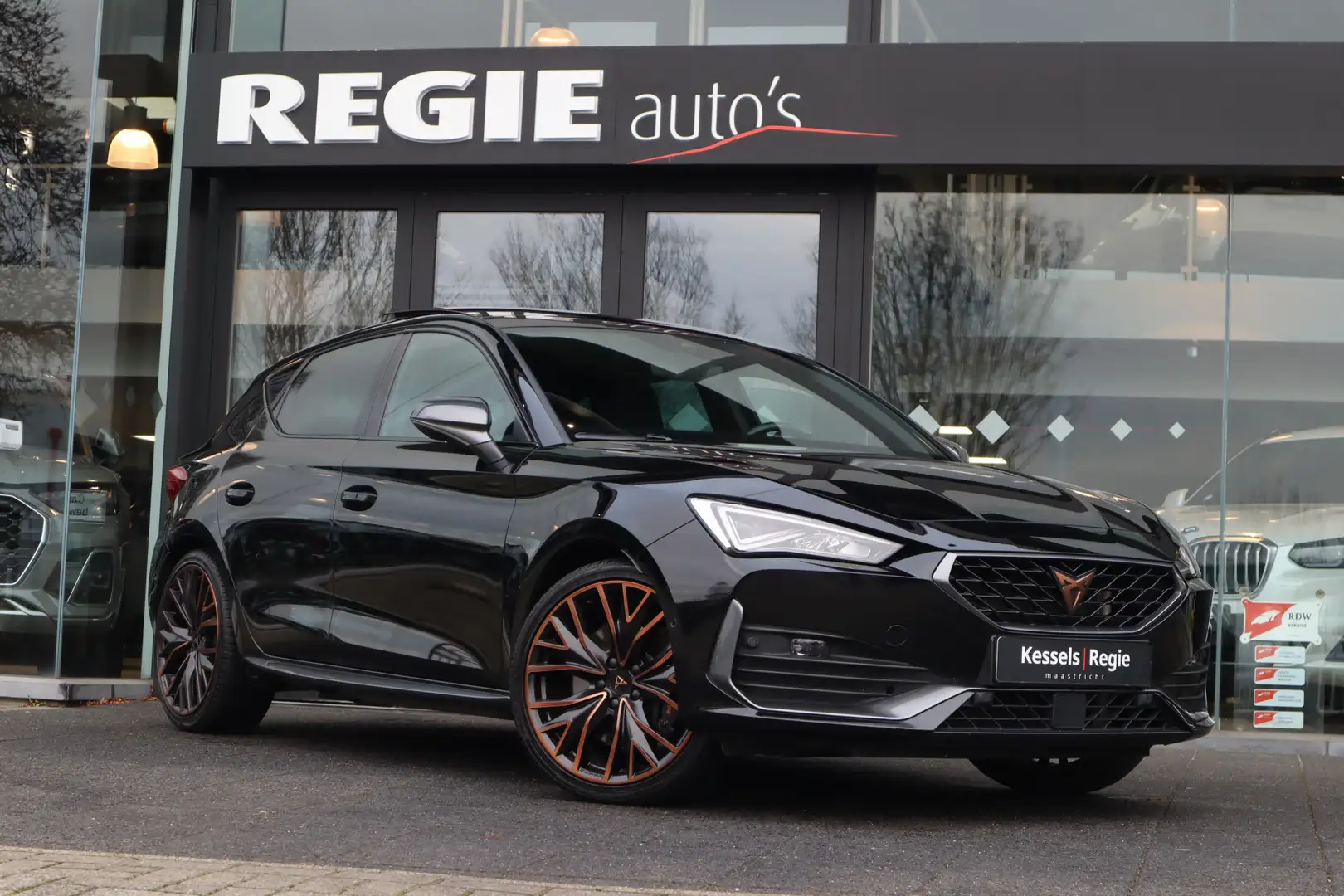 CUPRA Leon 1.4 e-Hybrid VZ Performance Pano DCC Memory Kuipst Zwart - 2