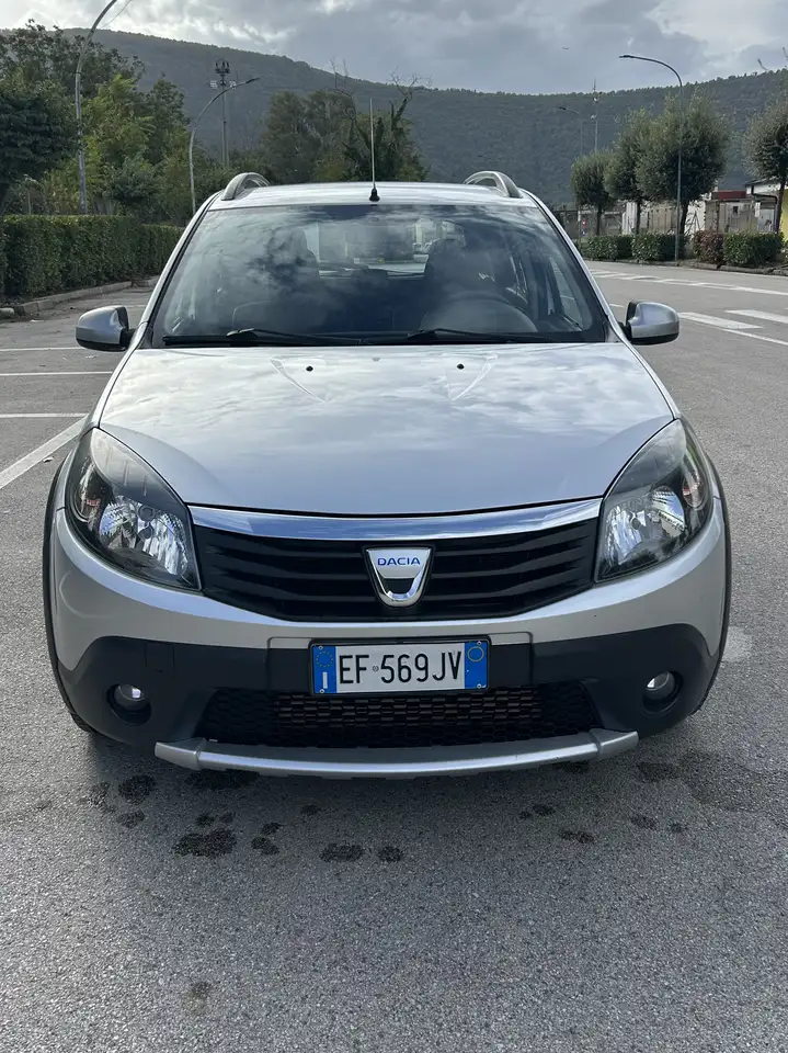 Dacia Sandero 1.5 dci Stepway c/clima — photo 1 of 15