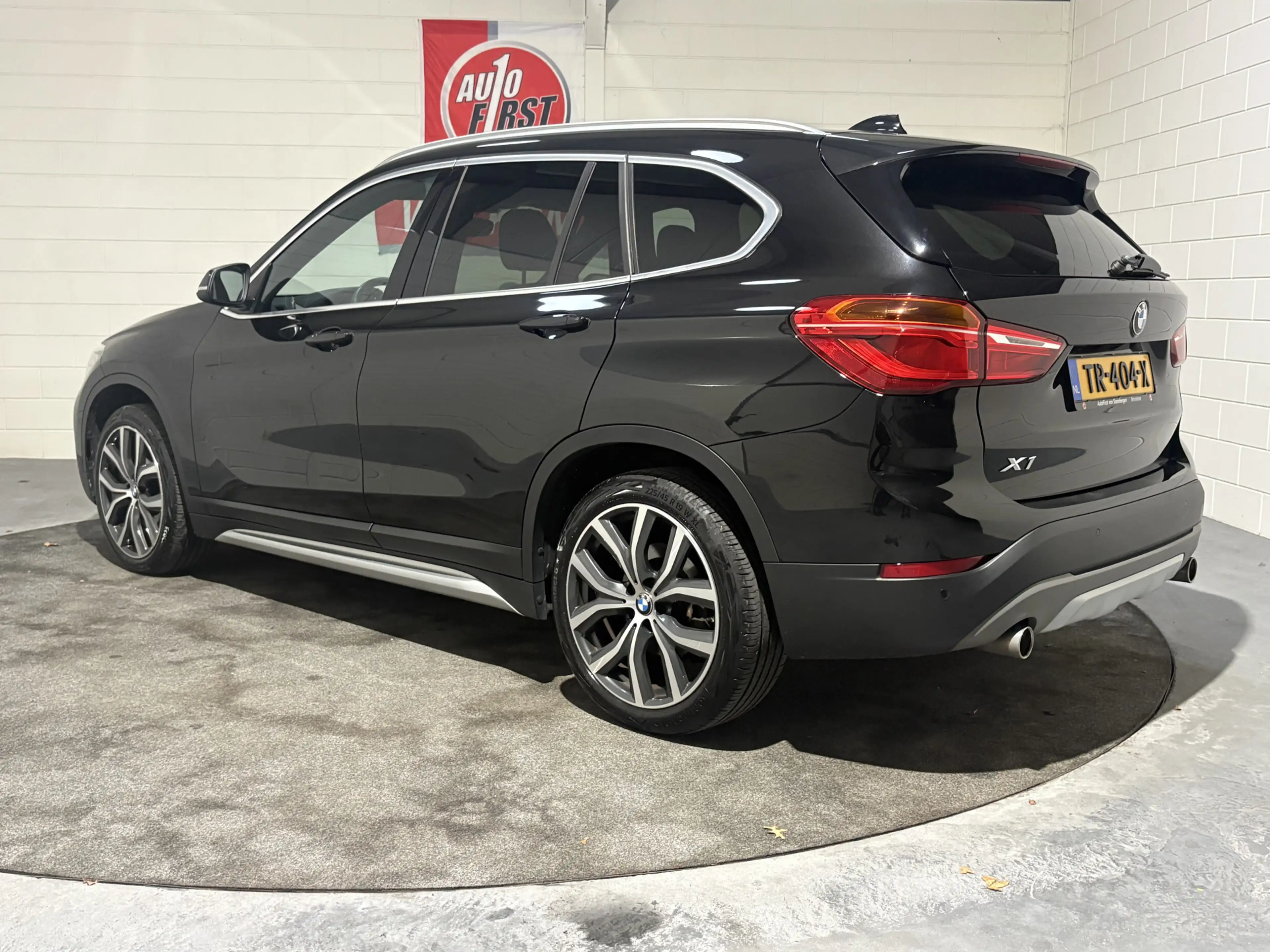 BMW X1 sDrive20i Orange Edition II, Leder, Cruise, Clima, — photo 3