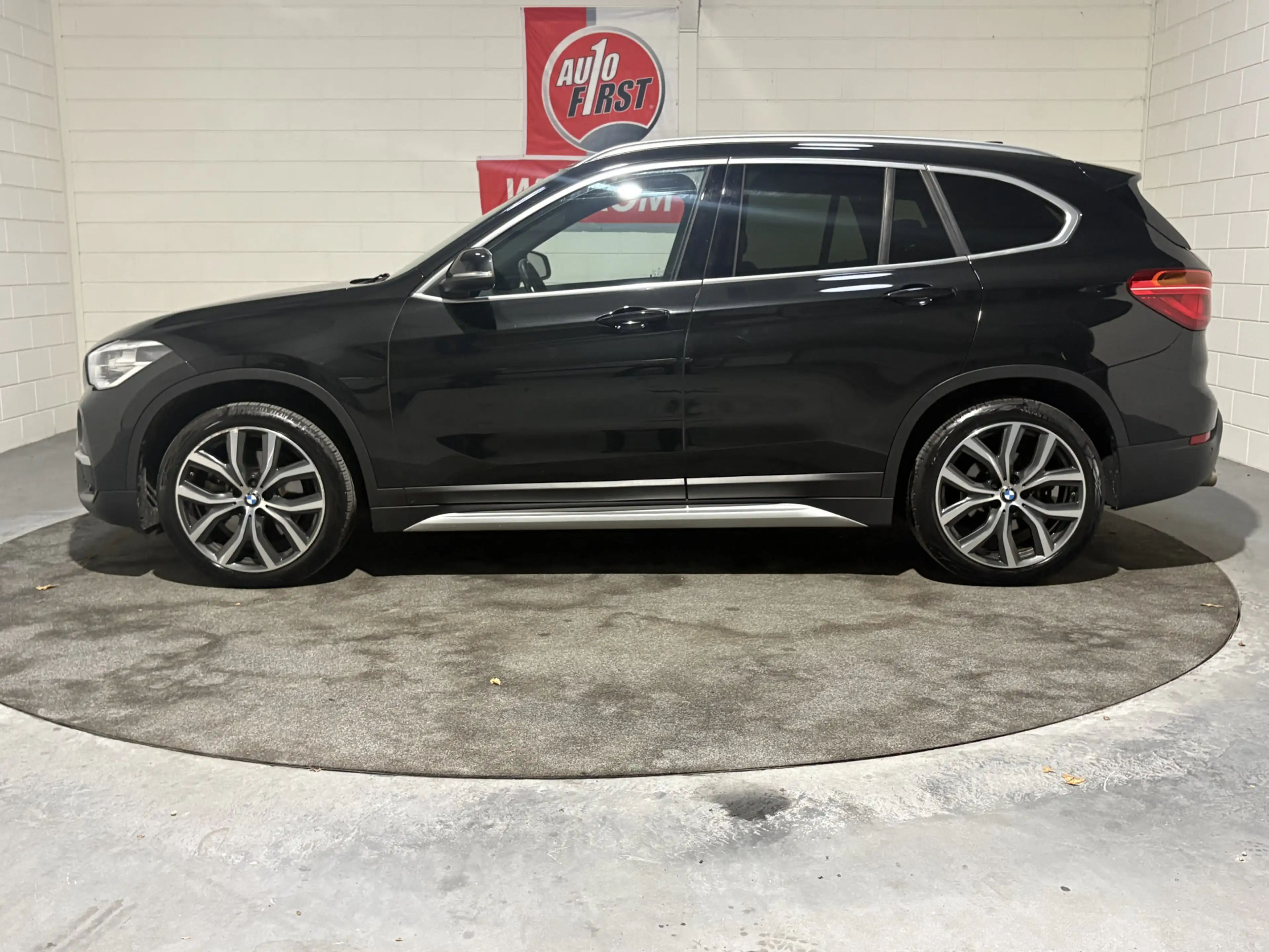 BMW X1 sDrive20i Orange Edition II, Leder, Cruise, Clima, — photo 2
