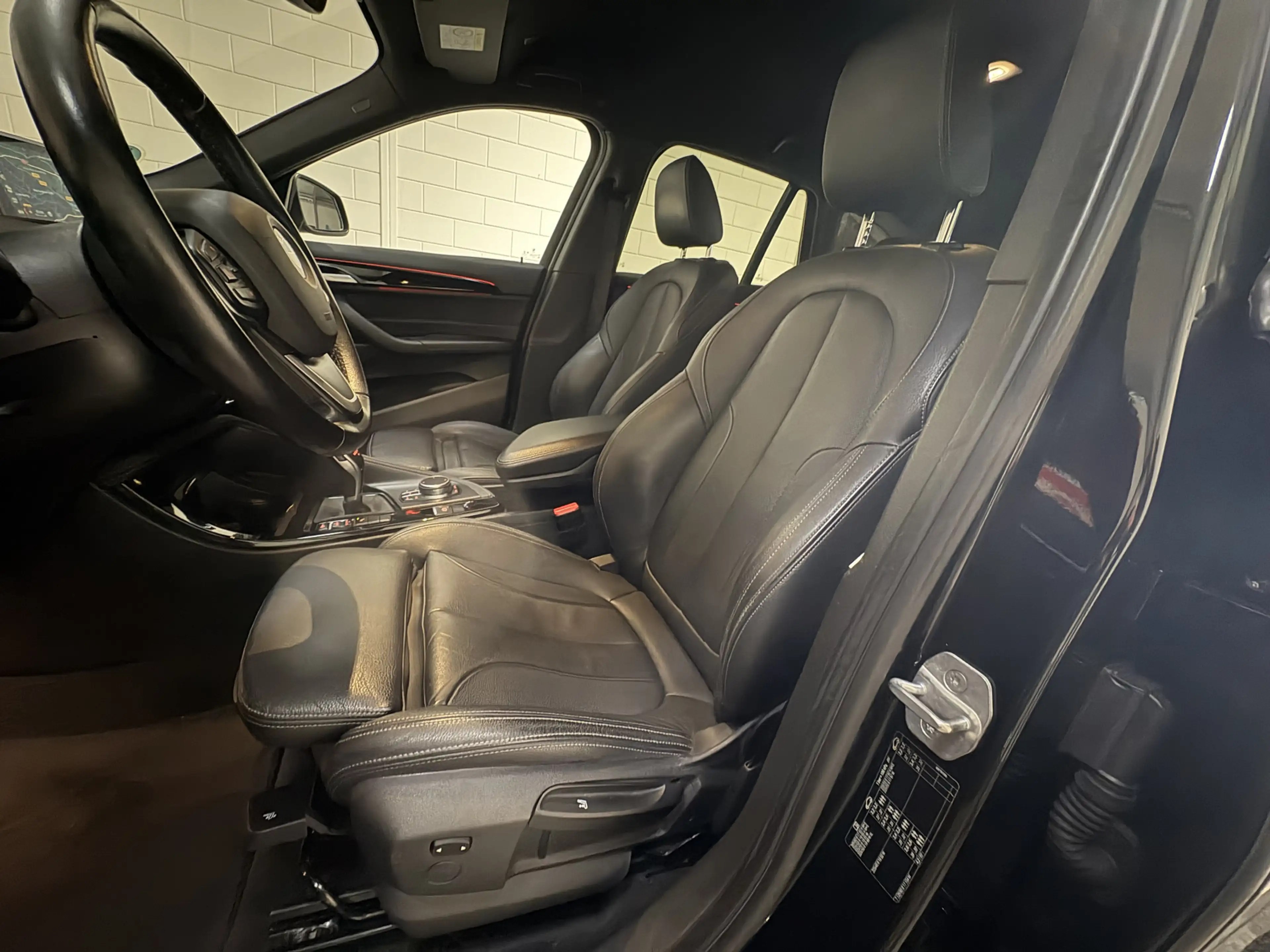 BMW X1 sDrive20i Orange Edition II, Leder, Cruise, Clima, — photo 13