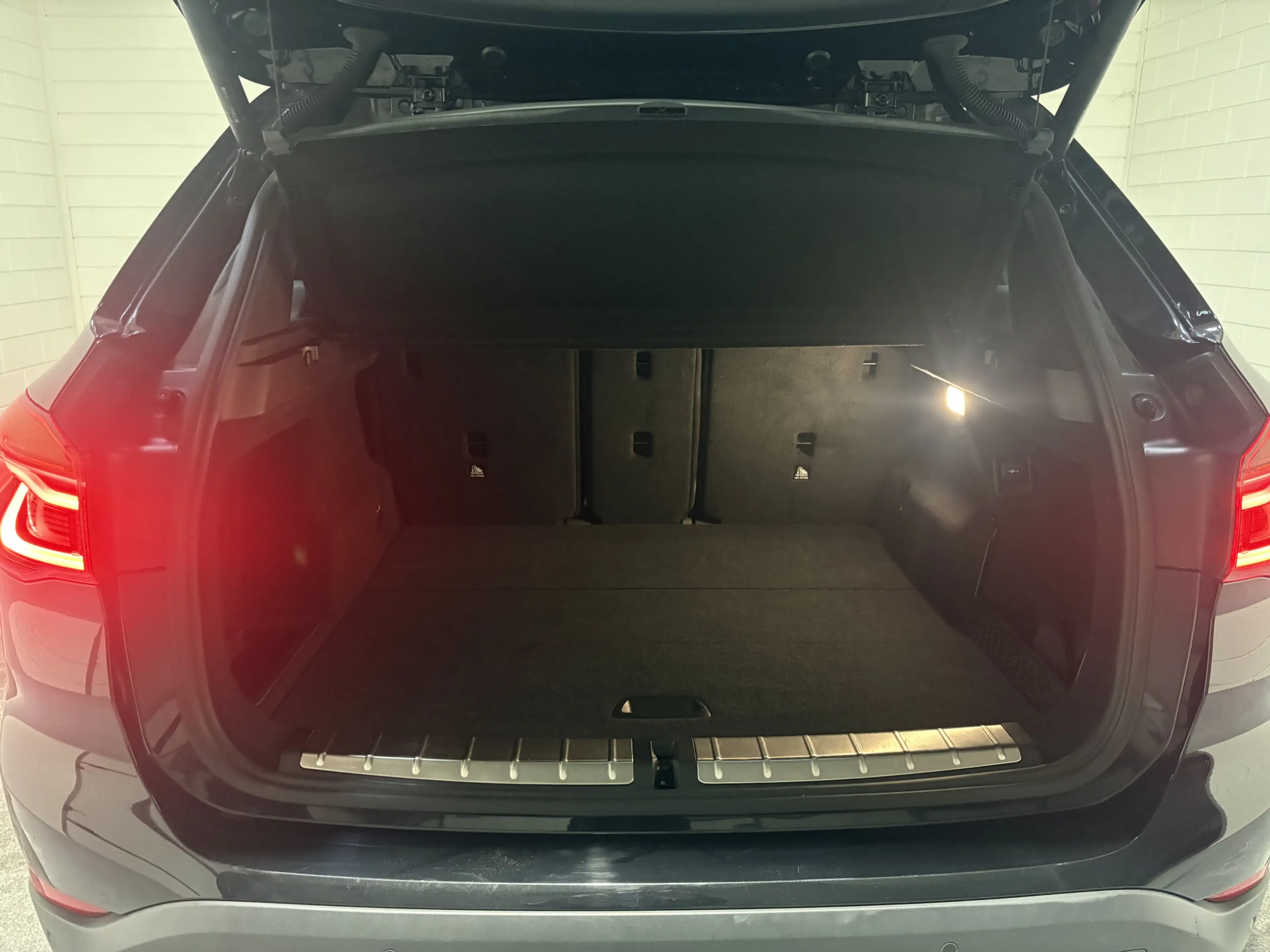 BMW X1 sDrive20i Orange Edition II, Leder, Cruise, Clima, — photo 9