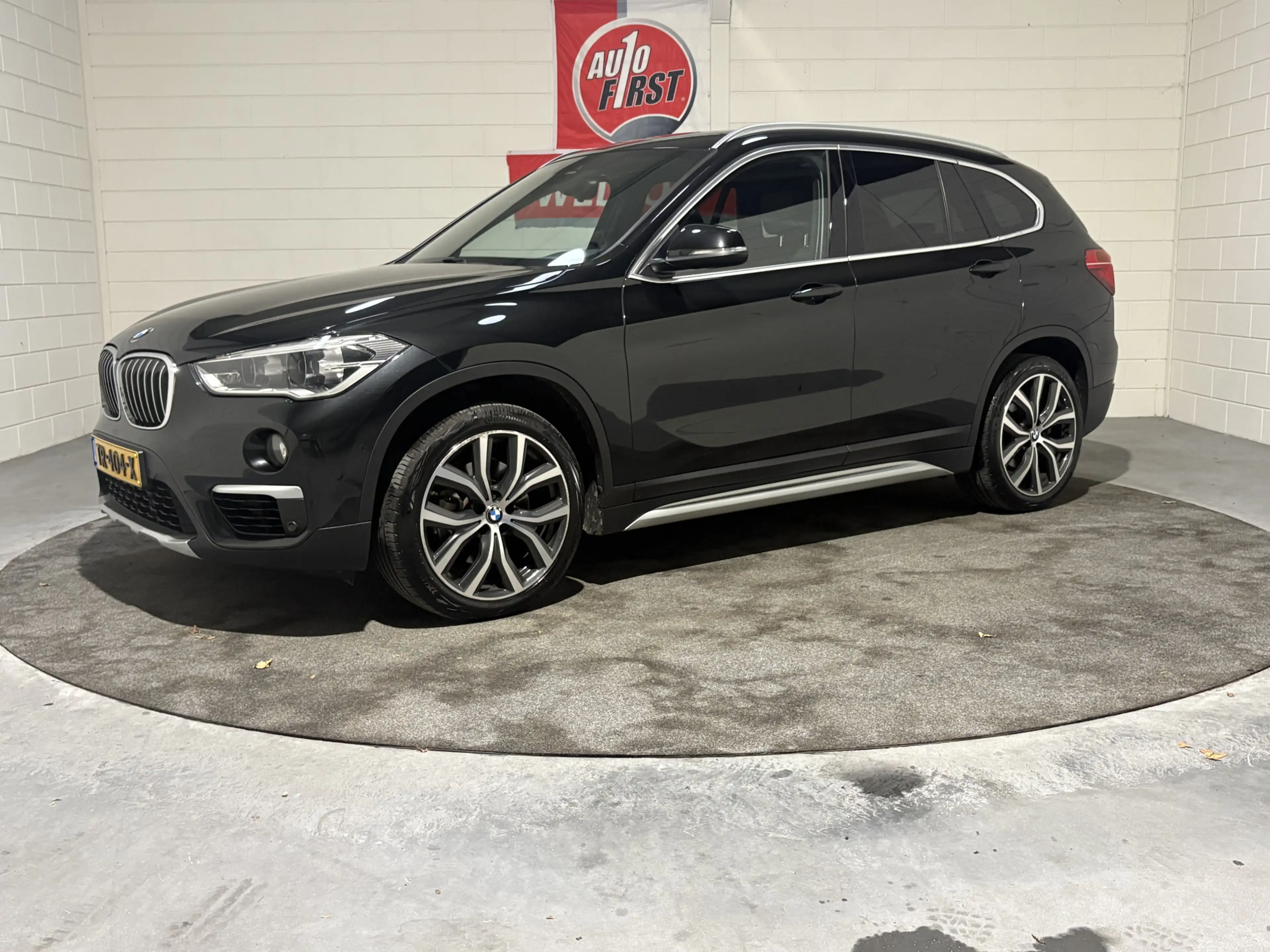 BMW X1 sDrive20i Orange Edition II, Leder, Cruise, Clima,