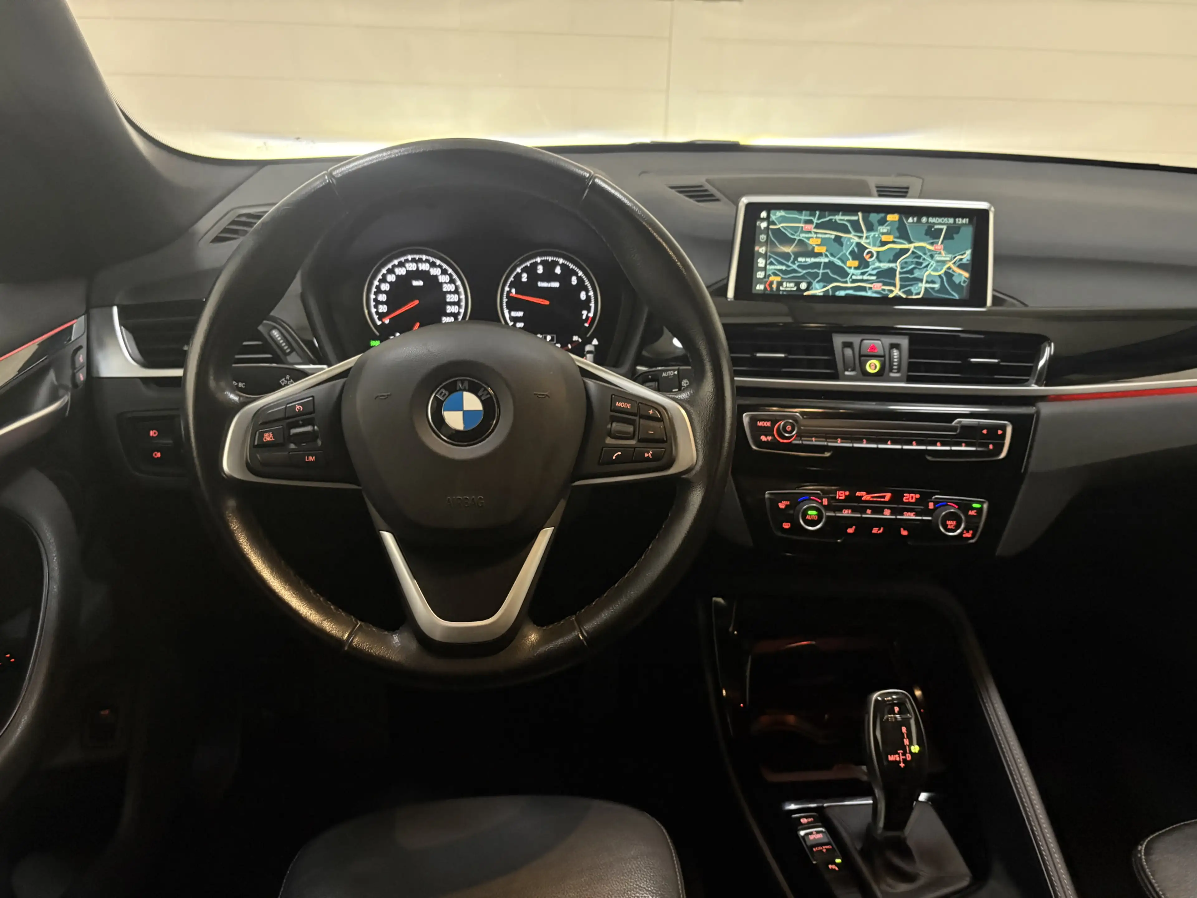 BMW X1 sDrive20i Orange Edition II, Leder, Cruise, Clima, — photo 12